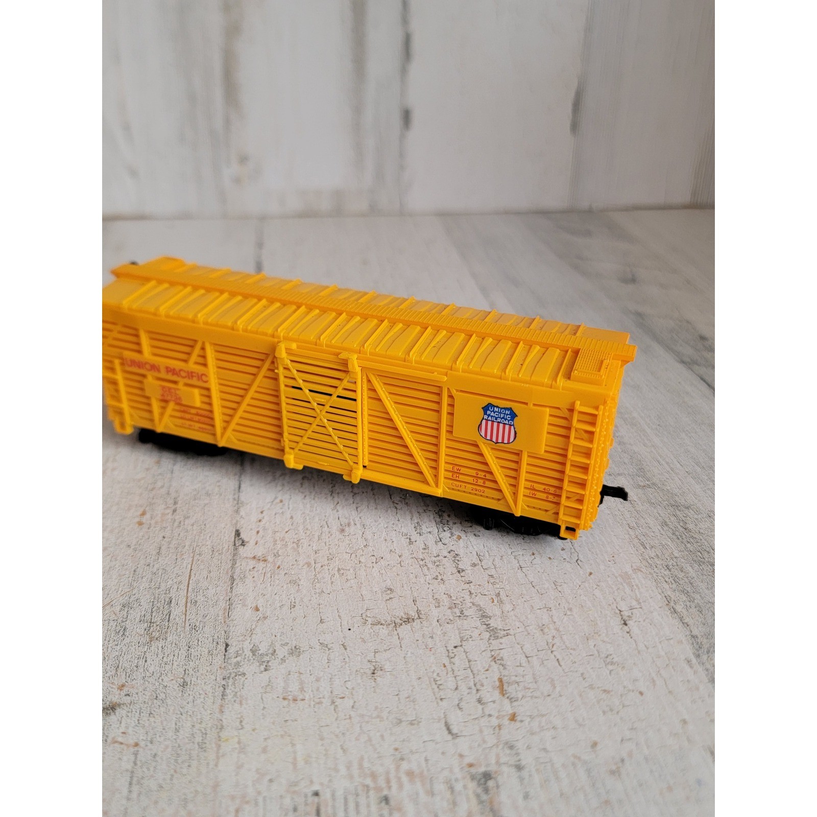 Union Pacific 47736 yellow train cart collectible home decor figure