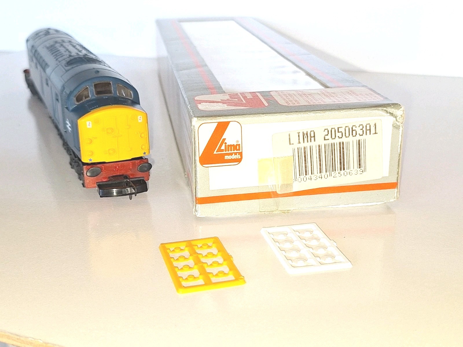 Lima 205963A1 BR Class 40 Diesel Loco. New Old Stock. Mint Cond. Boxed. OO Scale
