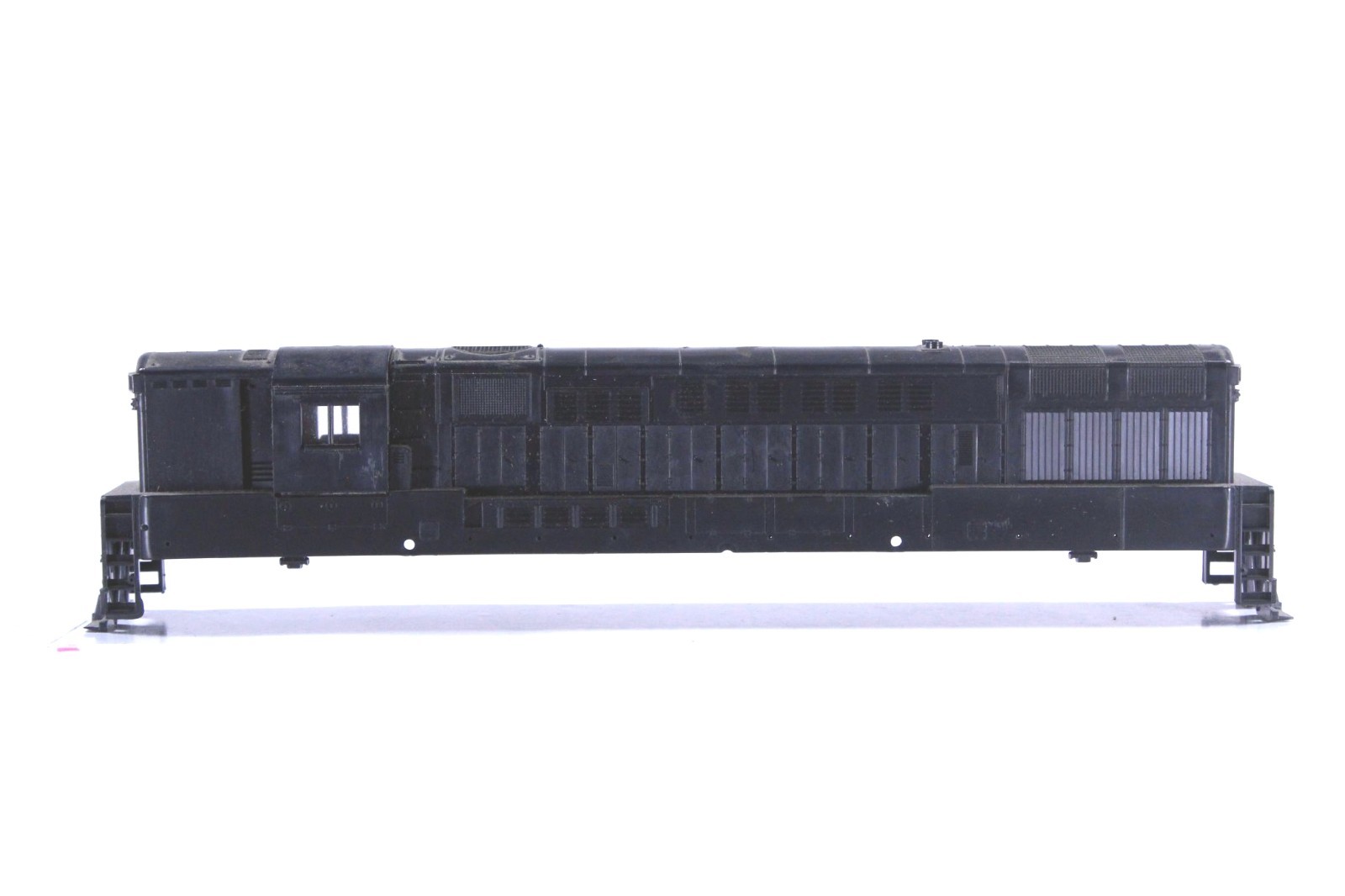HO Athearn Std-Style Undecorated FM H-24-66 “Trainmaster” Shell +Horn Xlnt Cond