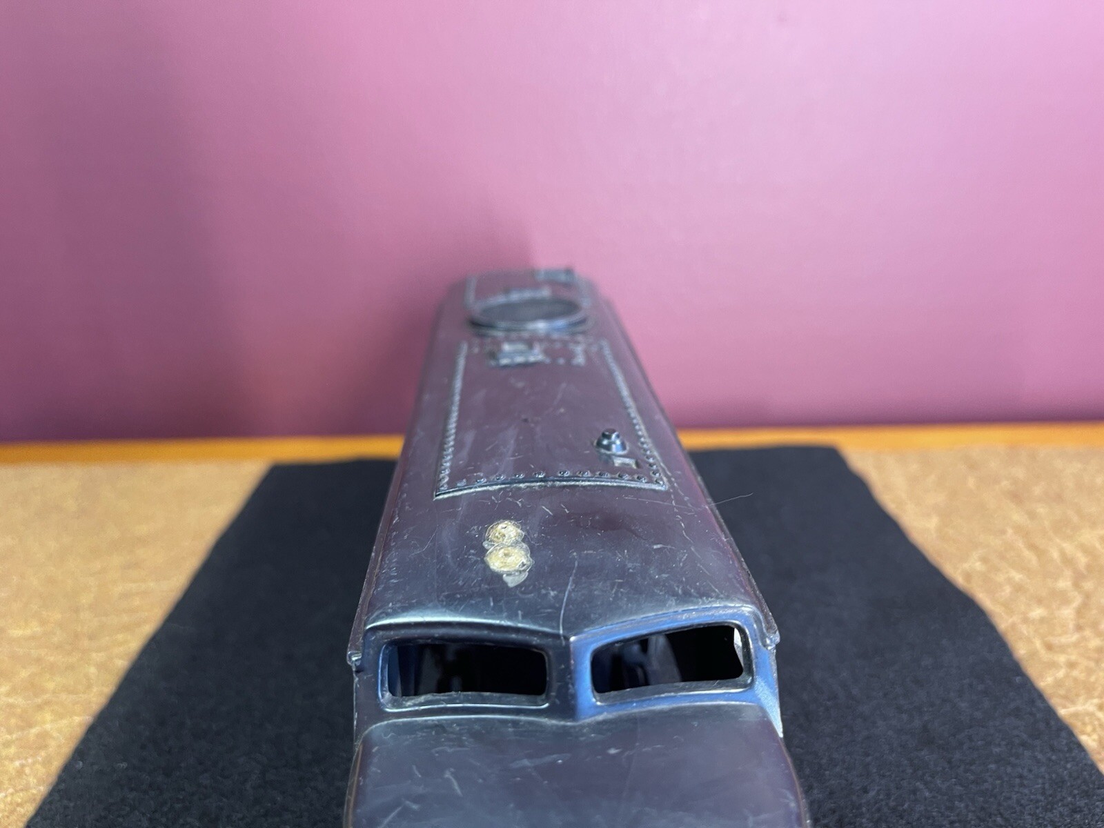 Vintage Train – KMT Kusan ‘Auburn’ 2716 ALCO Dummy Diesel Locomotive Kannon Ball