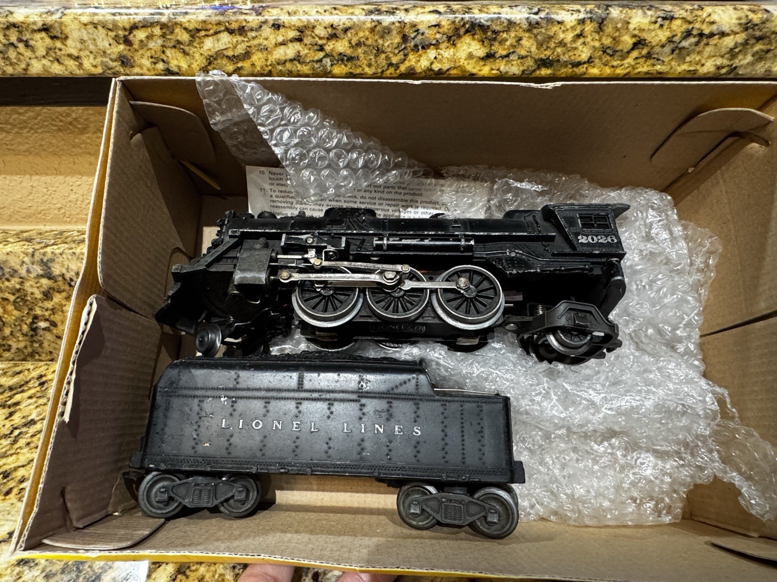 Vintage Locomotive Lionel 2026 Steam Engine & 6026W Whistle Tender Tested