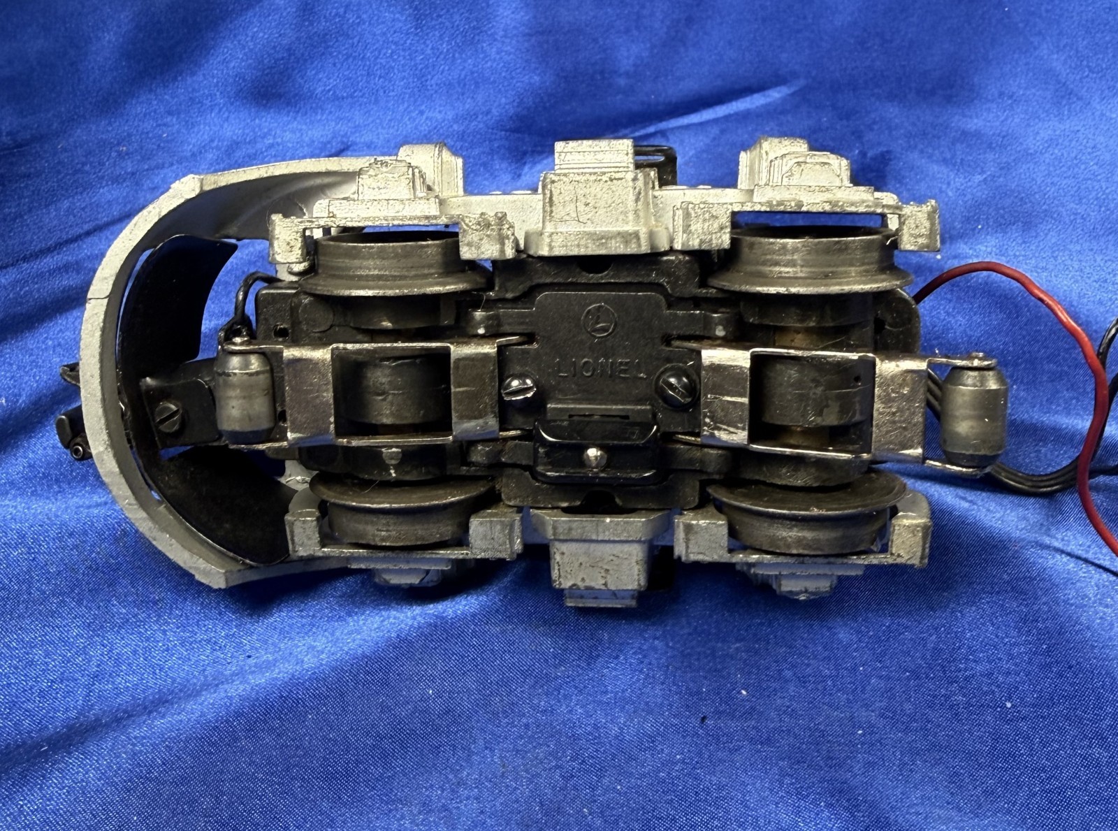 Lionel 2343 Santa Fe F3 Diesel Front Motor and Truck w MagneTraction