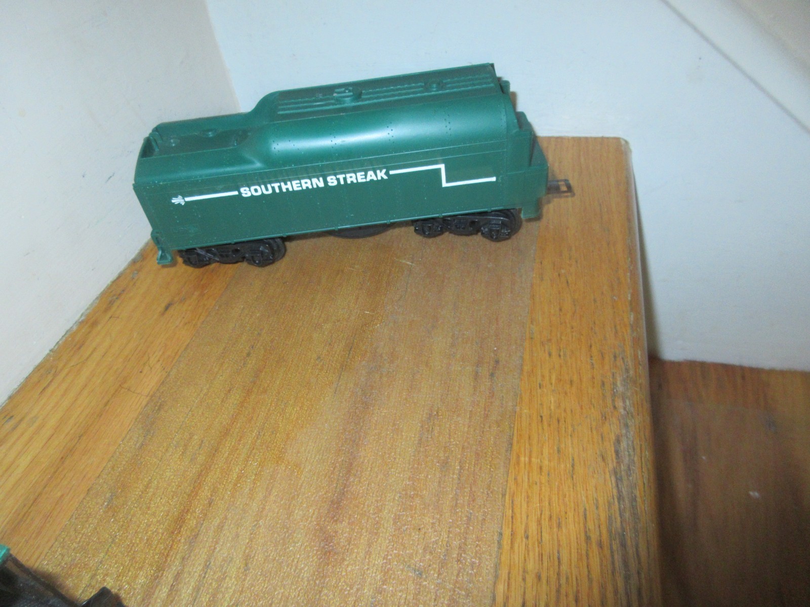 Lionel Set 8314 Engine Tender Caboose Southern Streak RUNS