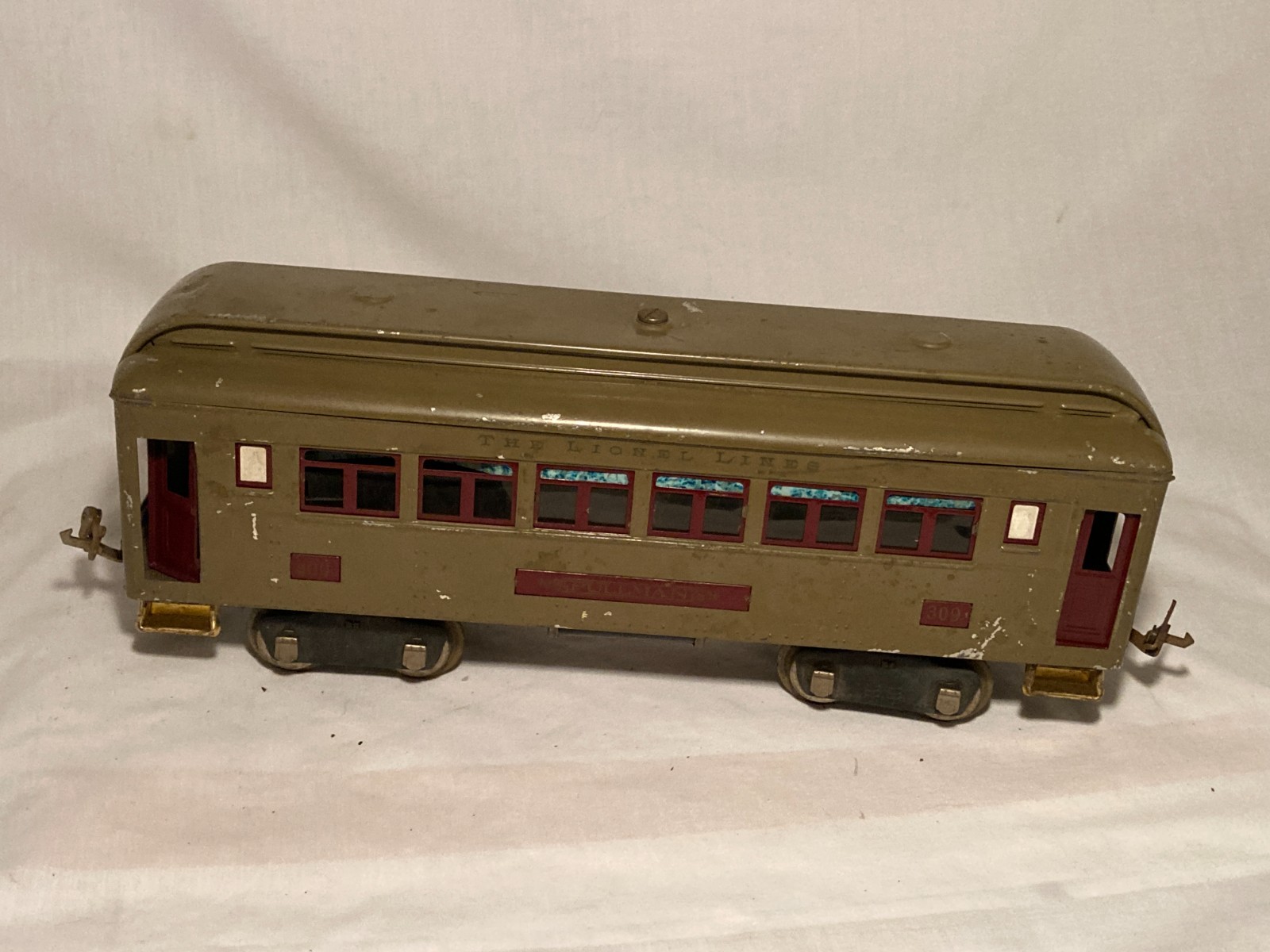 1920s Prewar Lionel 318E Electric Motor Engine with 309, 310 & 312 Train Cars