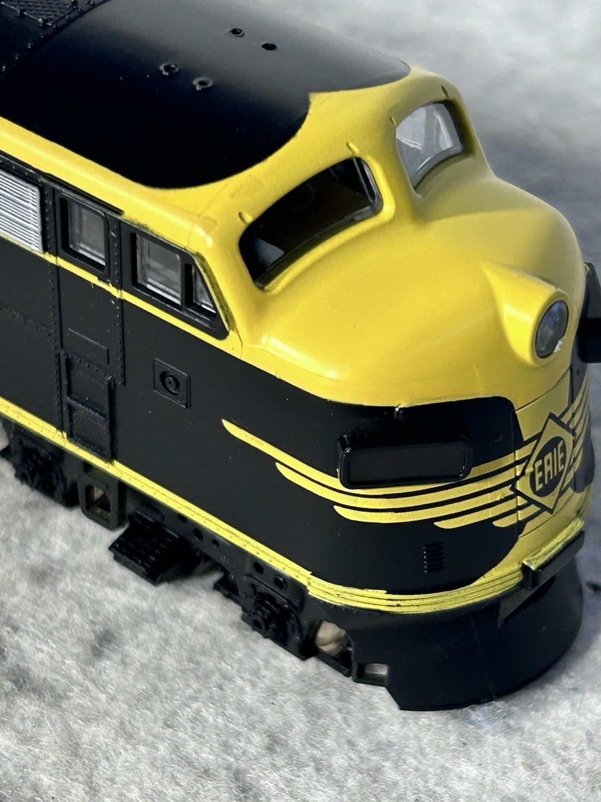 Stellar Stewart/KATO F-3/A Phase IV Erie RR Loco HO