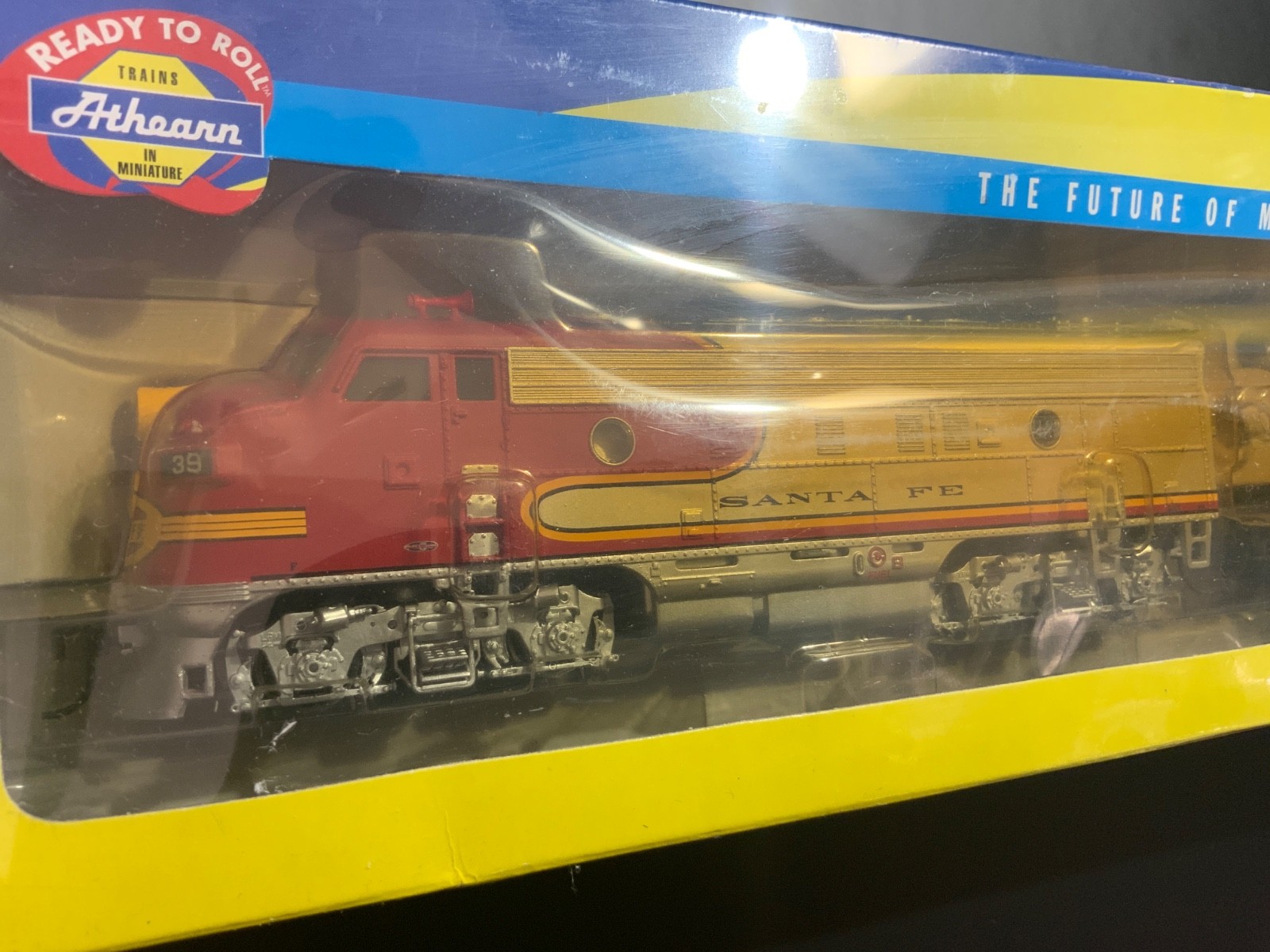 New Athearn Santa Fe F7A-F7B Diesel Locomotive HO 8021 Red Silver Model Train