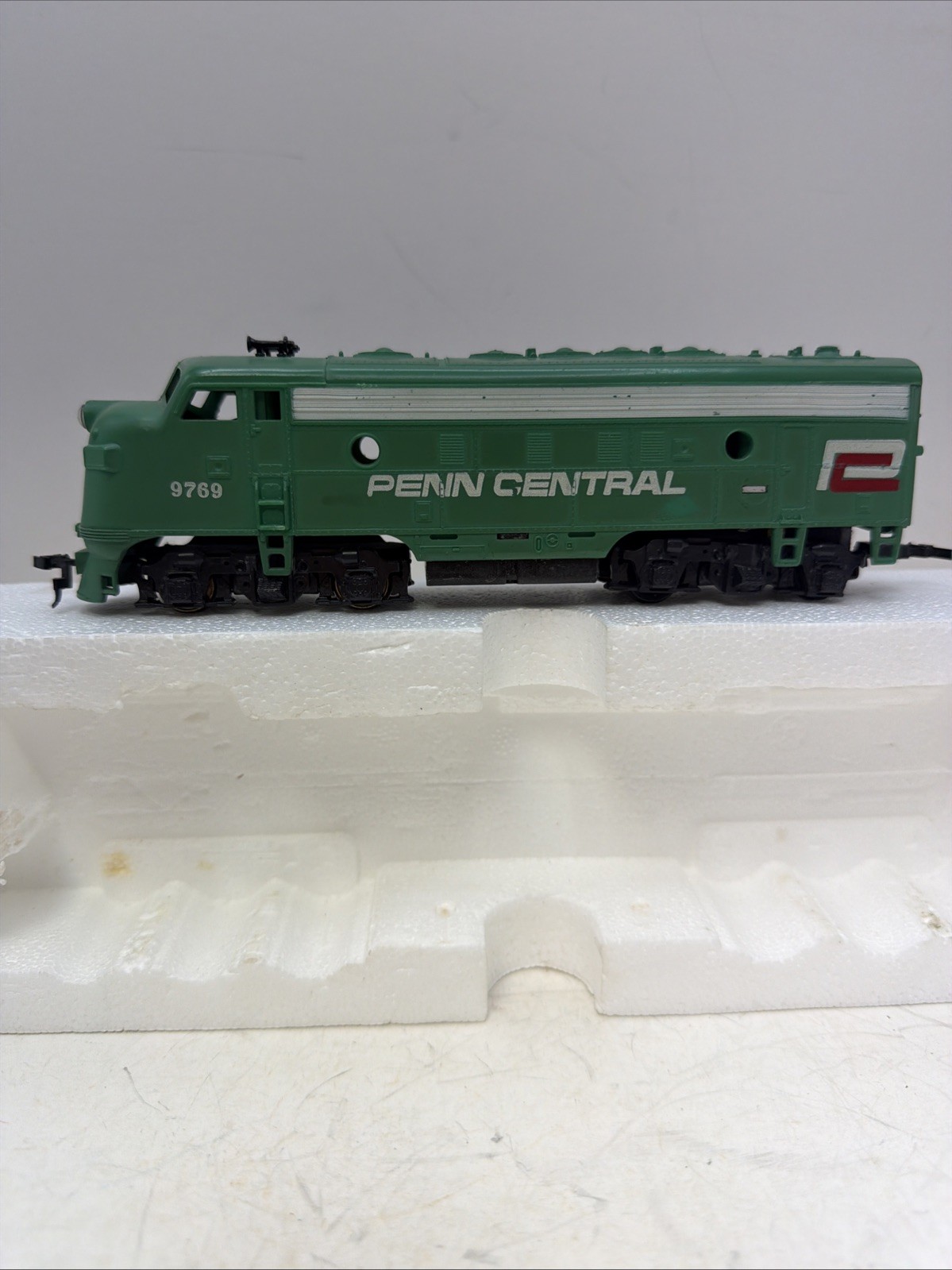 TYCO Mantua HO Penn Central F9 Diesel Engine 9769