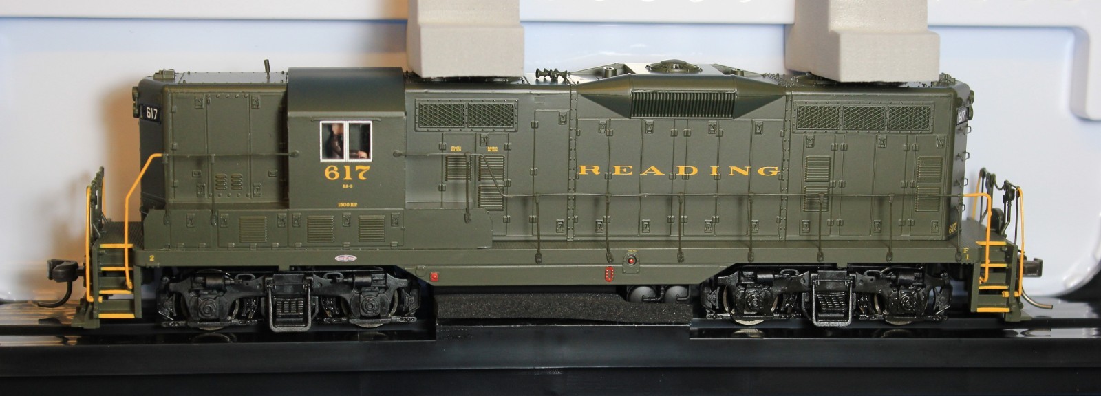 HO Scale – ATLAS CLASSIC SILVER 10 003 949 READING GP7 Decoder & Sound Ready