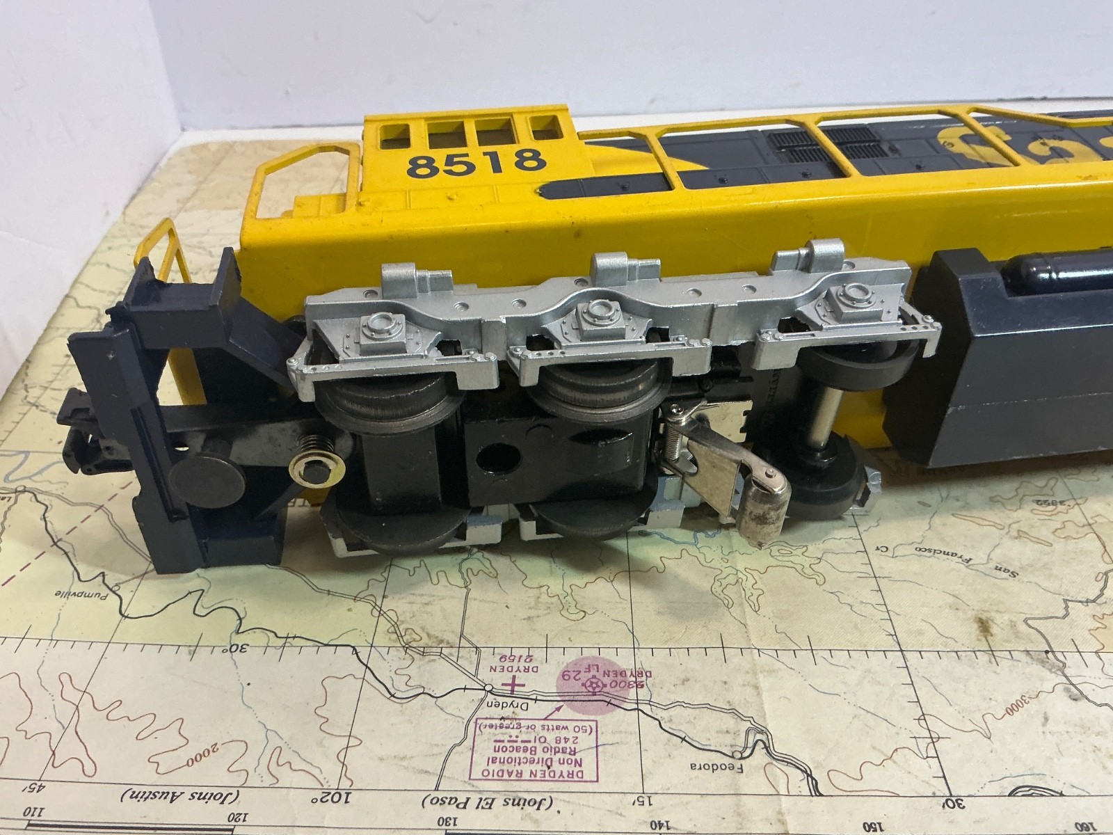 WILLIAMS O SANTA FE #8518 POWERED DIESELS Lionel