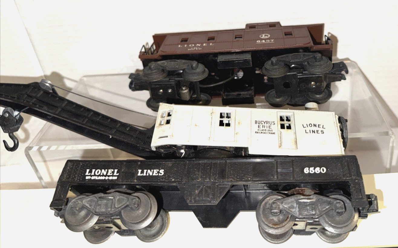 LIONEL POST-WAR O GAUGE 2055 STEAM LOCO W/6026W WHISTLE TENDER & 4 FREIGHT CARS
