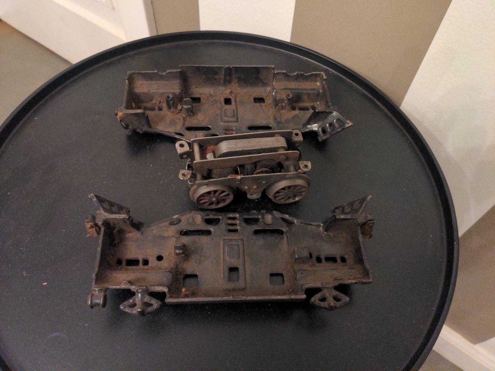 ANTIQUE PRE-WAR IVES CAST IRON O GUAGE TRAIN LOCOMOTIVE ENGINE