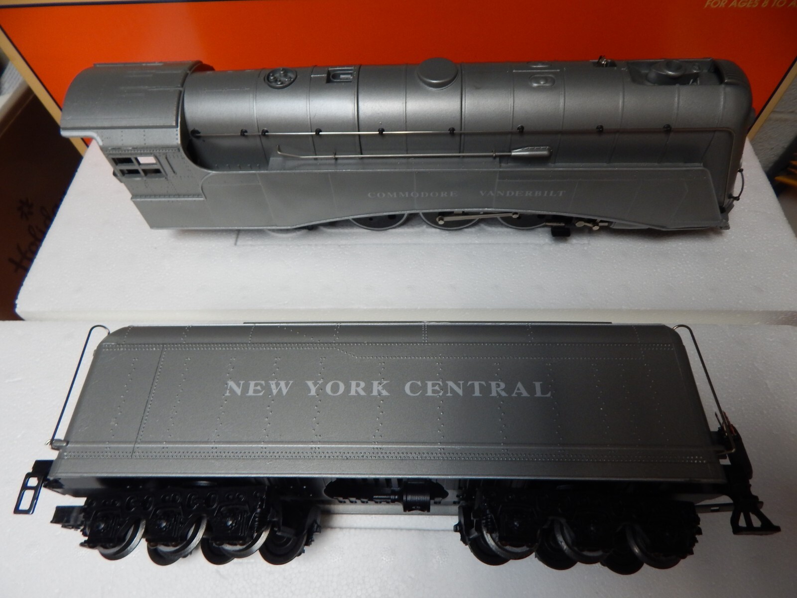 LIONEL 6-118045 NYC COMMODORE VANDERBILT ENGINE & TENDER USED VERY LITTLE IN BOX