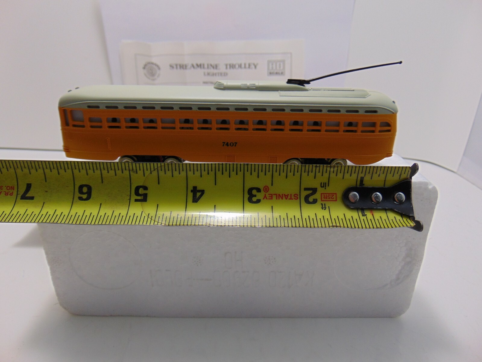 NEW BACHMANN HO PCC TROLLEY TRANSIT ITEM# 62946 TRAIN LAYOUT