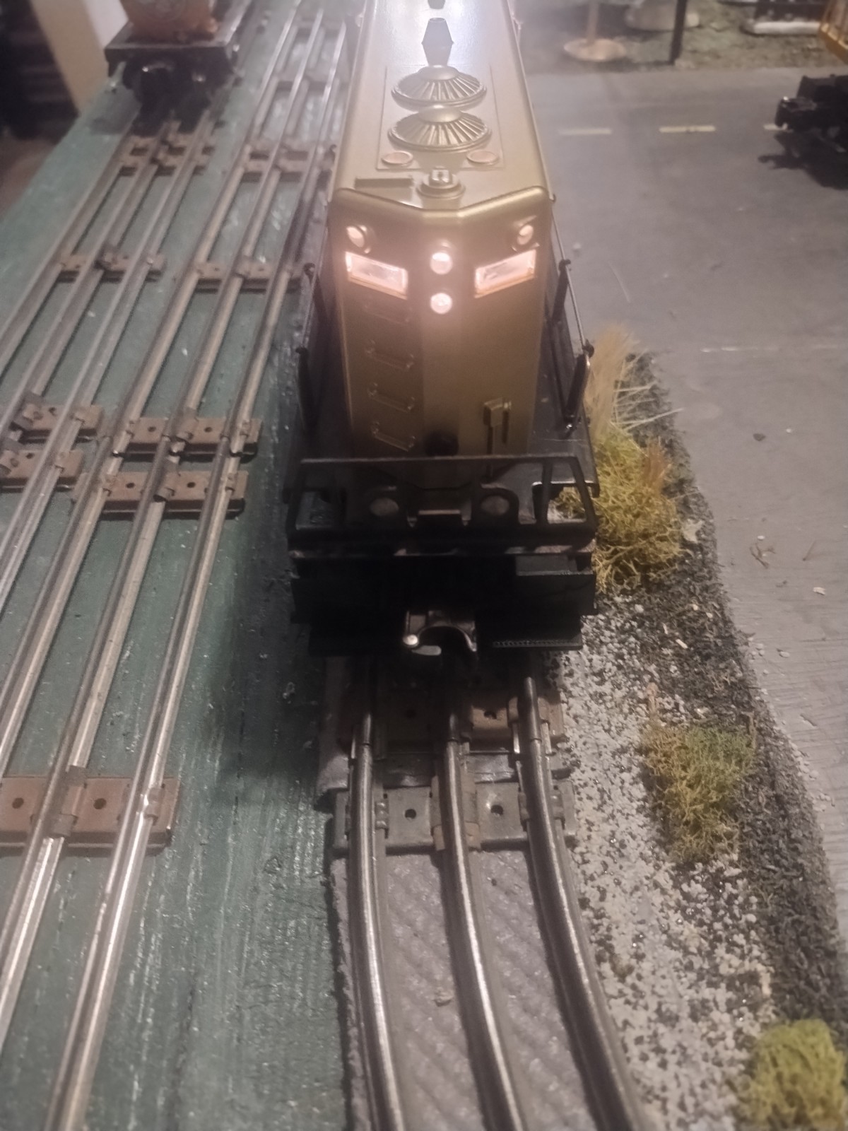 Lionel 6-8359 GM50 Chessie System B&O GP-7 Diesel Locomotive Gold With Box