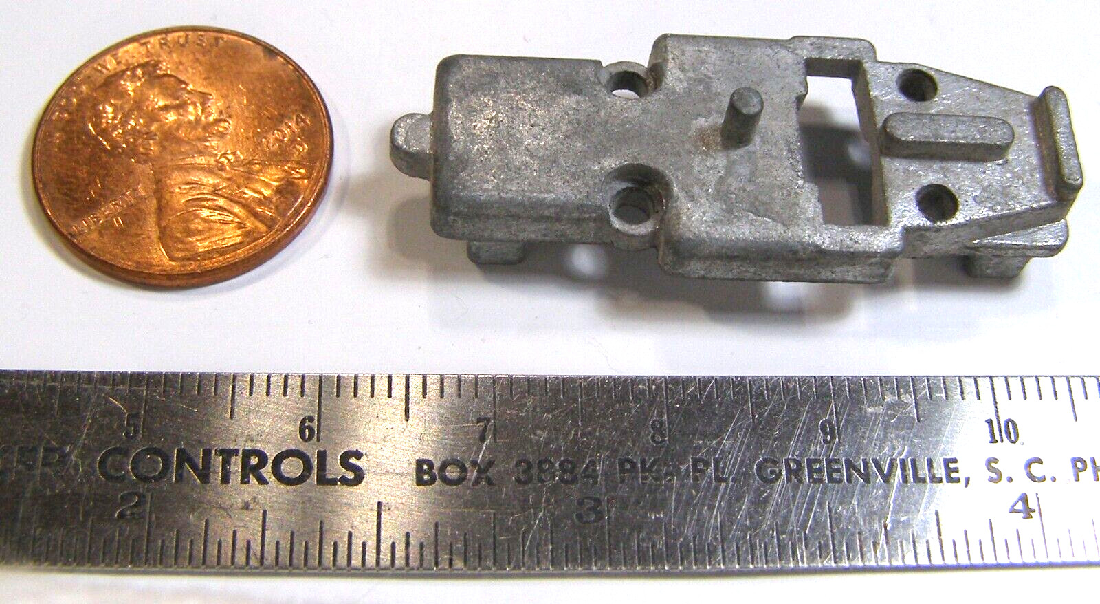 Unknown Brand Die Cast HO Scale Model RR Locomotive Part RU9
