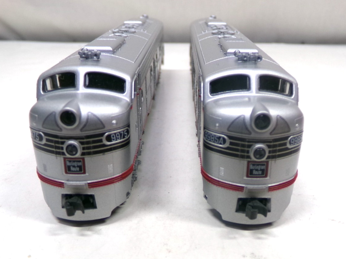 N scale Kato CB&Q E8/9 A+A diesel engine set in original box (lot N128)