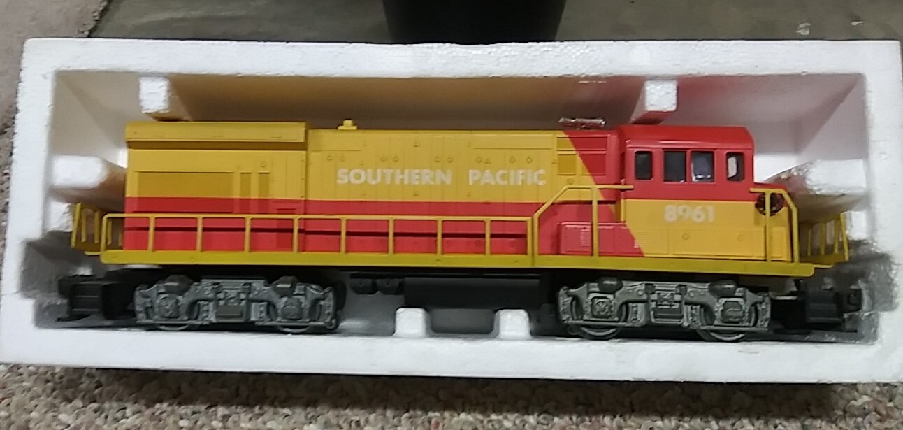 LIONEL #8961 SOUTHERN PACIFIC U36C DIESEL DUMMY UNIT – 1979 – IN BOX