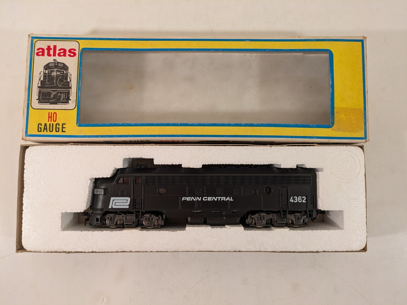 HO EMD FP7 PC Penn Central DC NIB NOS # 7047