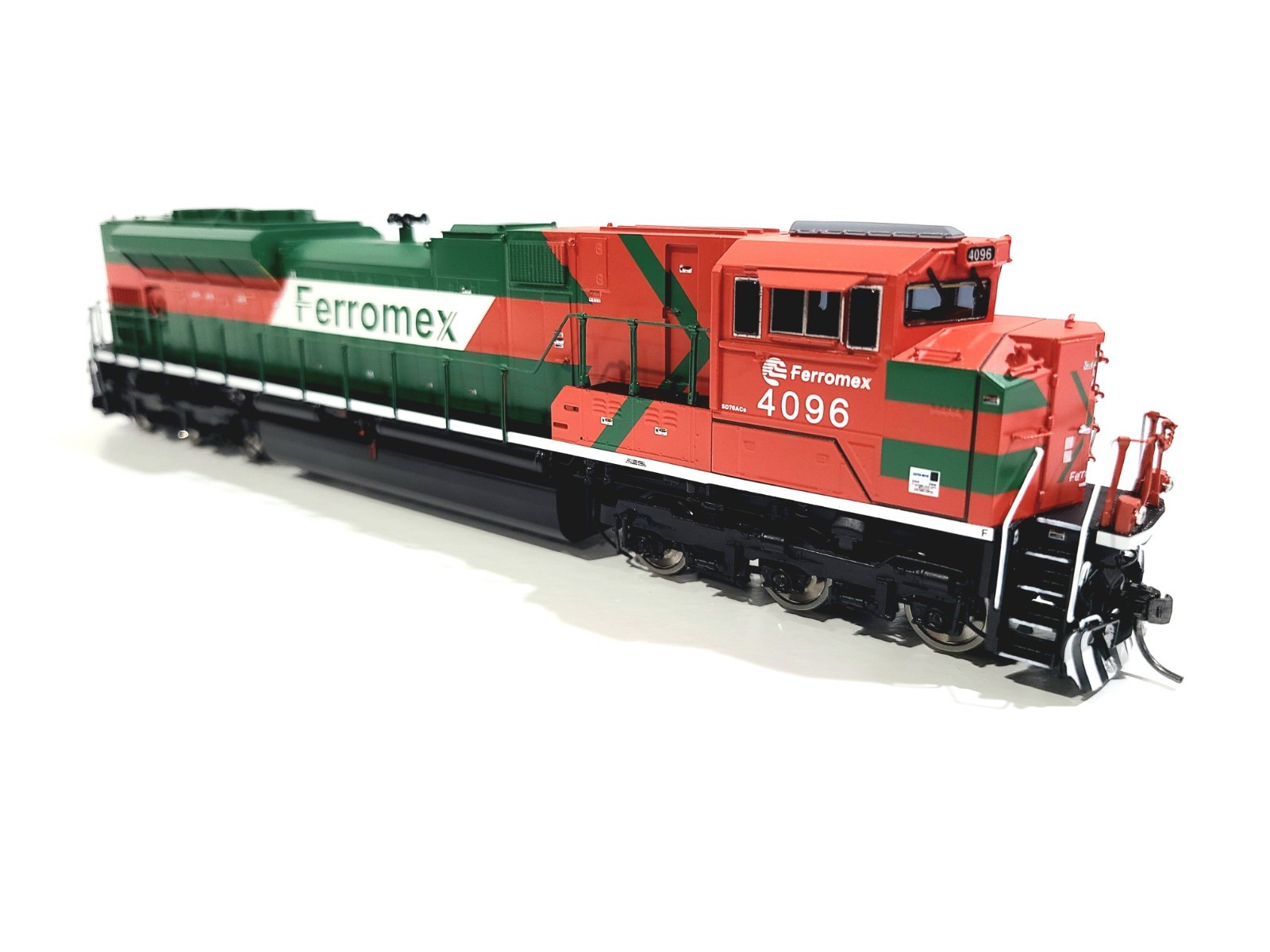 Division Point FXE SD70ACe Ferromex Iso Cab #4096 HO Brass Model #DP-2404.2 DCC