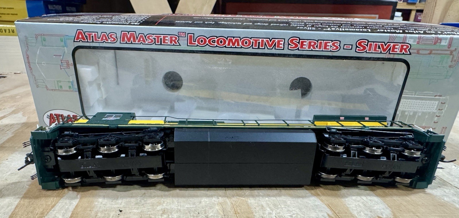 Atlas HO Silver Series C&NW Chicago & North Western Dash 8 #8554 New DCC Ready
