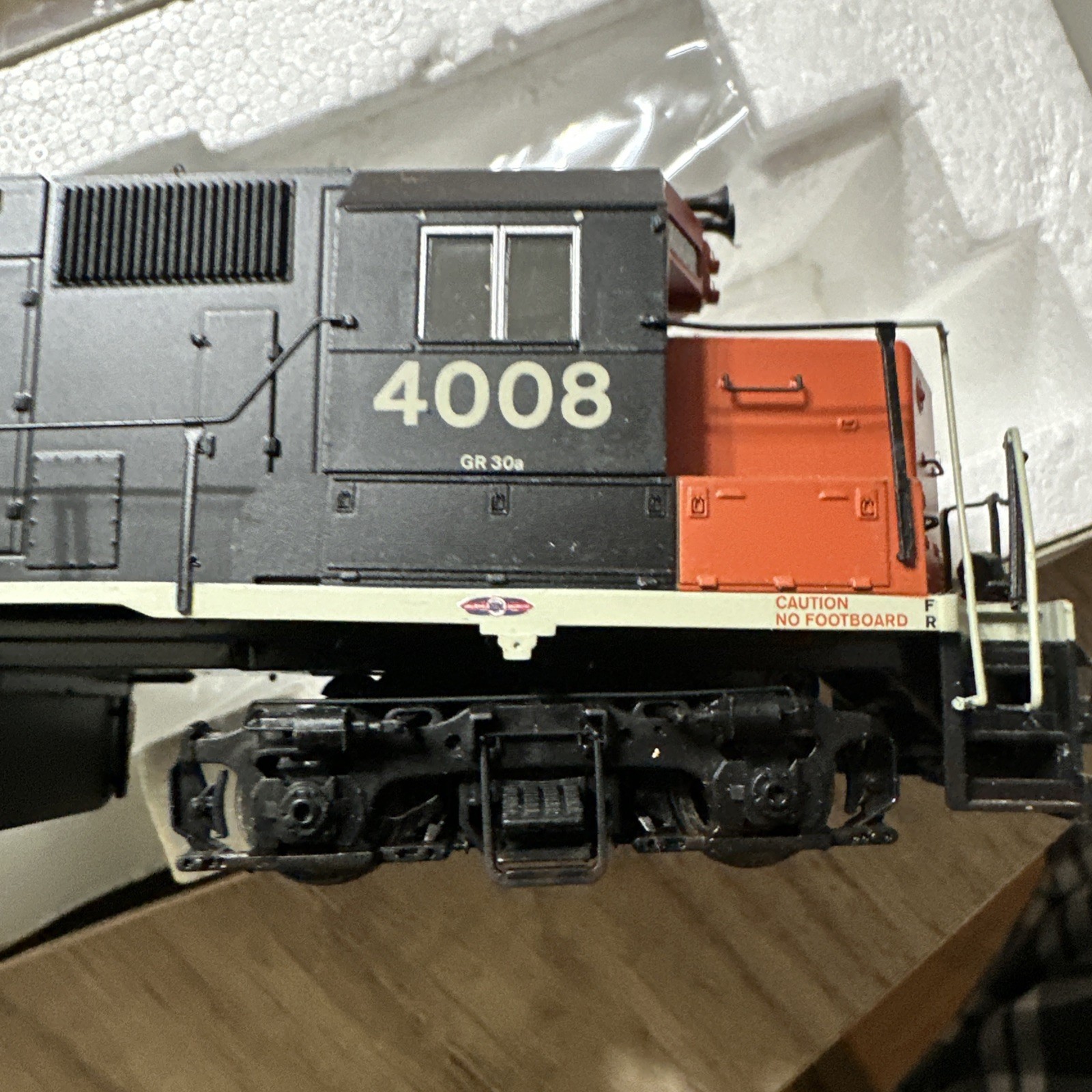 ATLAS HO SCALE #8905 GP-40 CANADIAN NATIONAL #4008