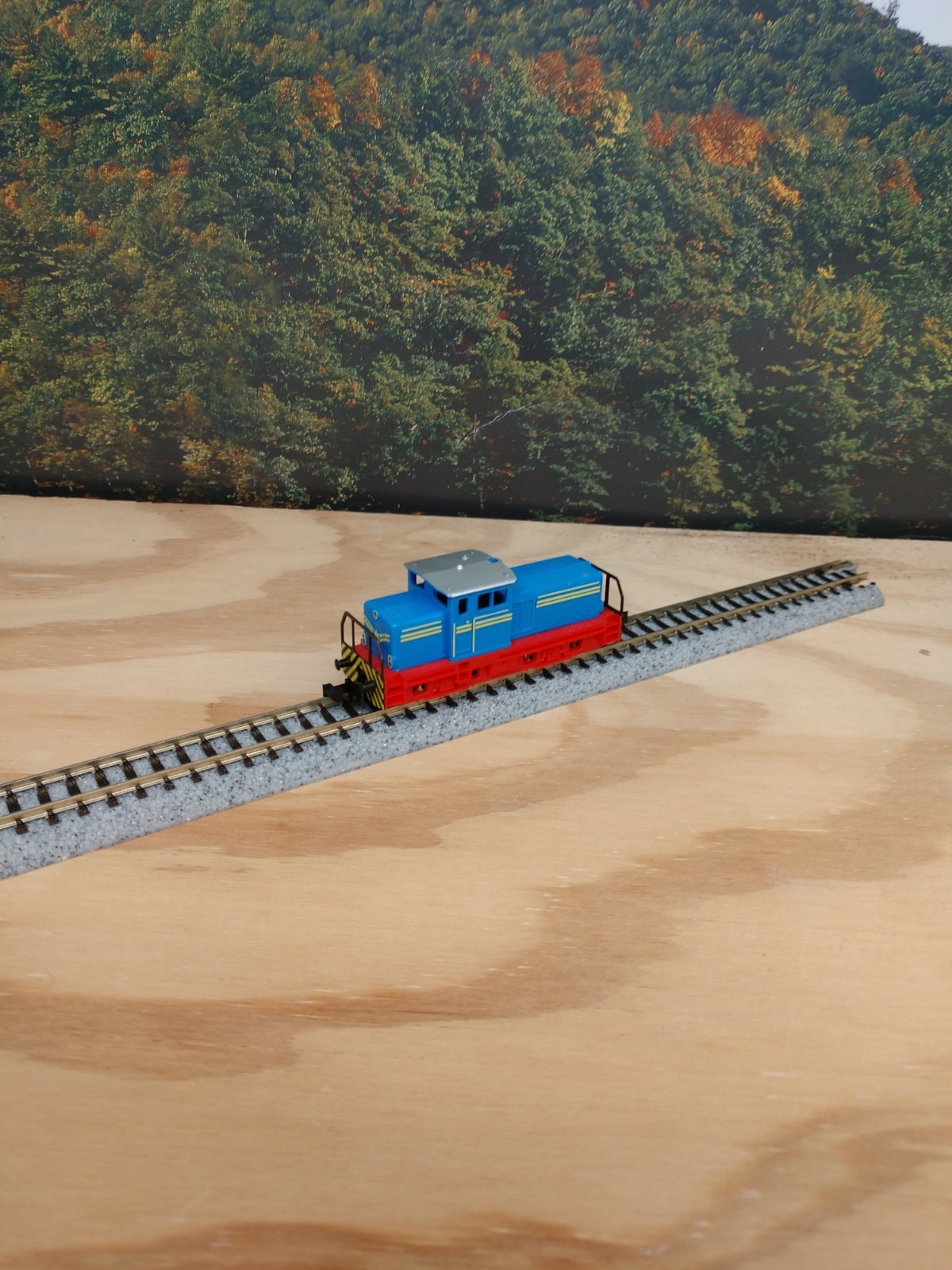 Minitrix N scale 4 axle diesel switcher – Item #2066