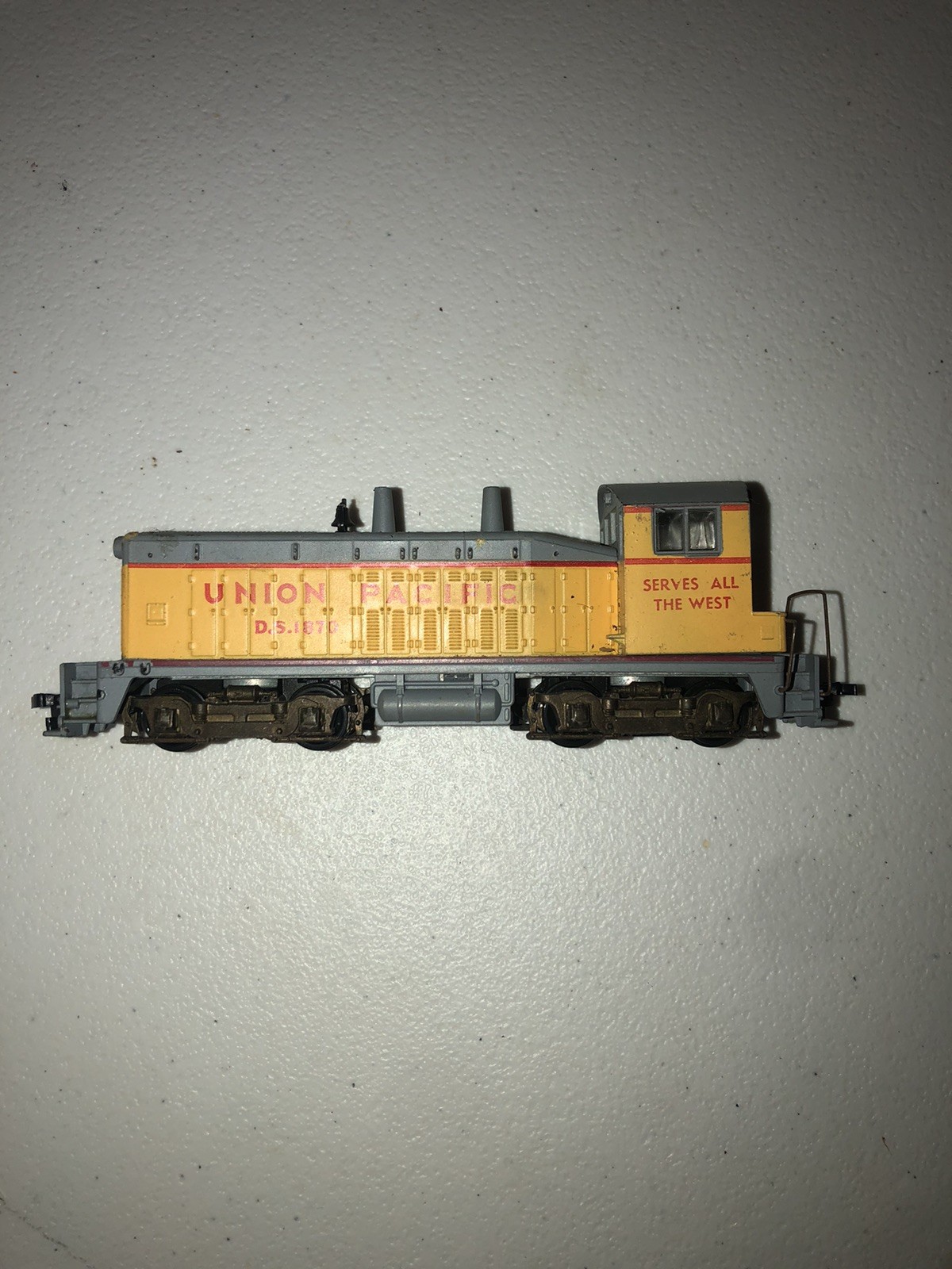 ATHEARN SW7 EMD 1500 SWITCHER UNION PACIFIC D.S.1870 LOCOMOTIVE runs