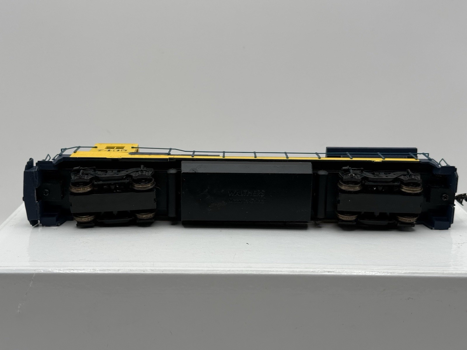 GE Dash 8 40B Santa Fe # 7435
