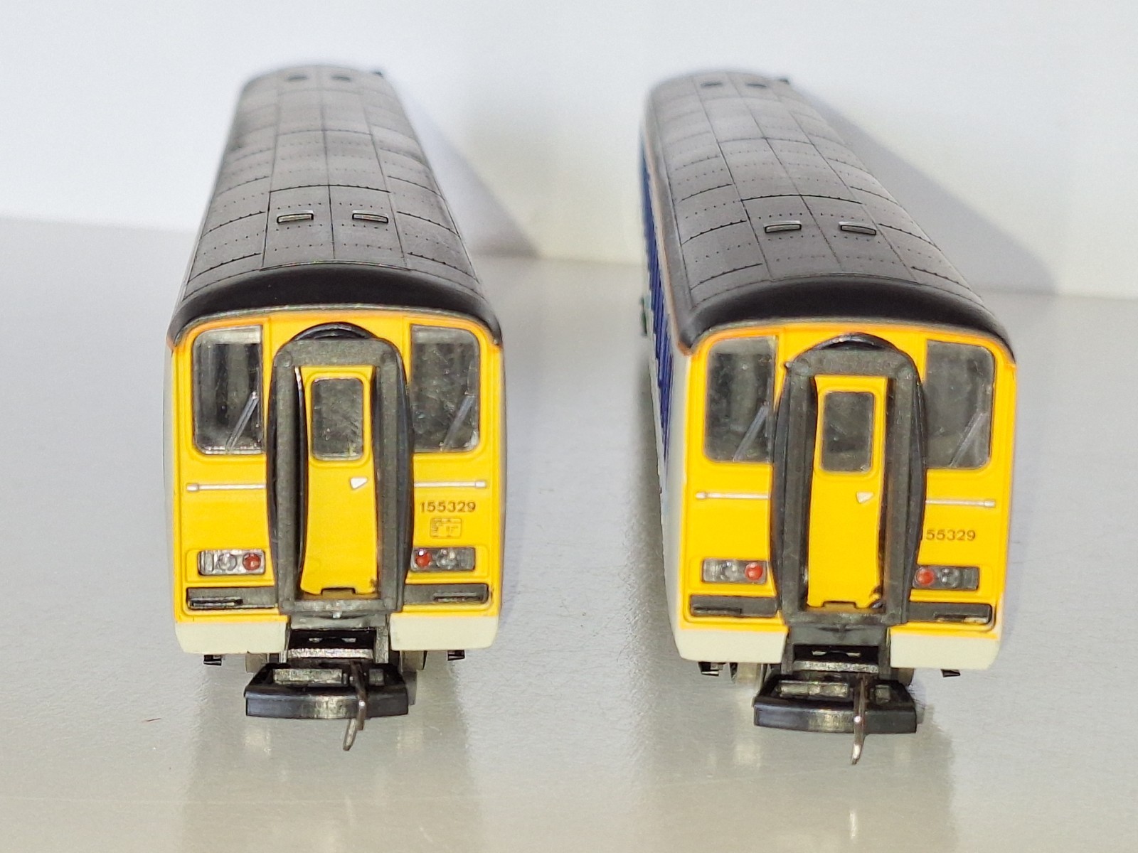 Dapol D083 2 Part DMU Set. New Old Stock. Mint Cond. Boxed. 2 Rail DC. OO Scale.