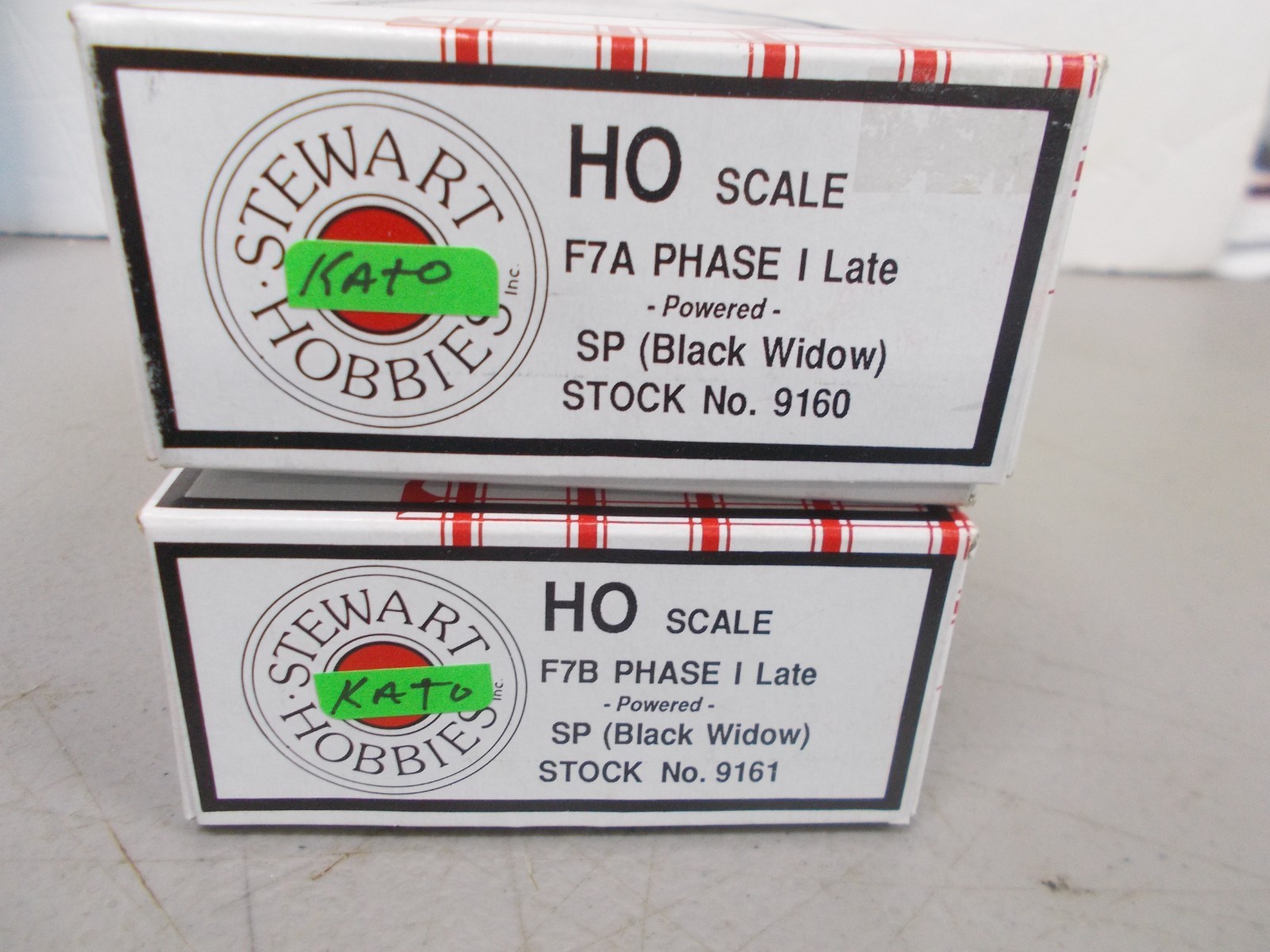 STEWART / KATO~SP (BLACK WIDOW) F7A & F7B POWERED LOCOMOTIVES~NIB~HO SCALE~L – C