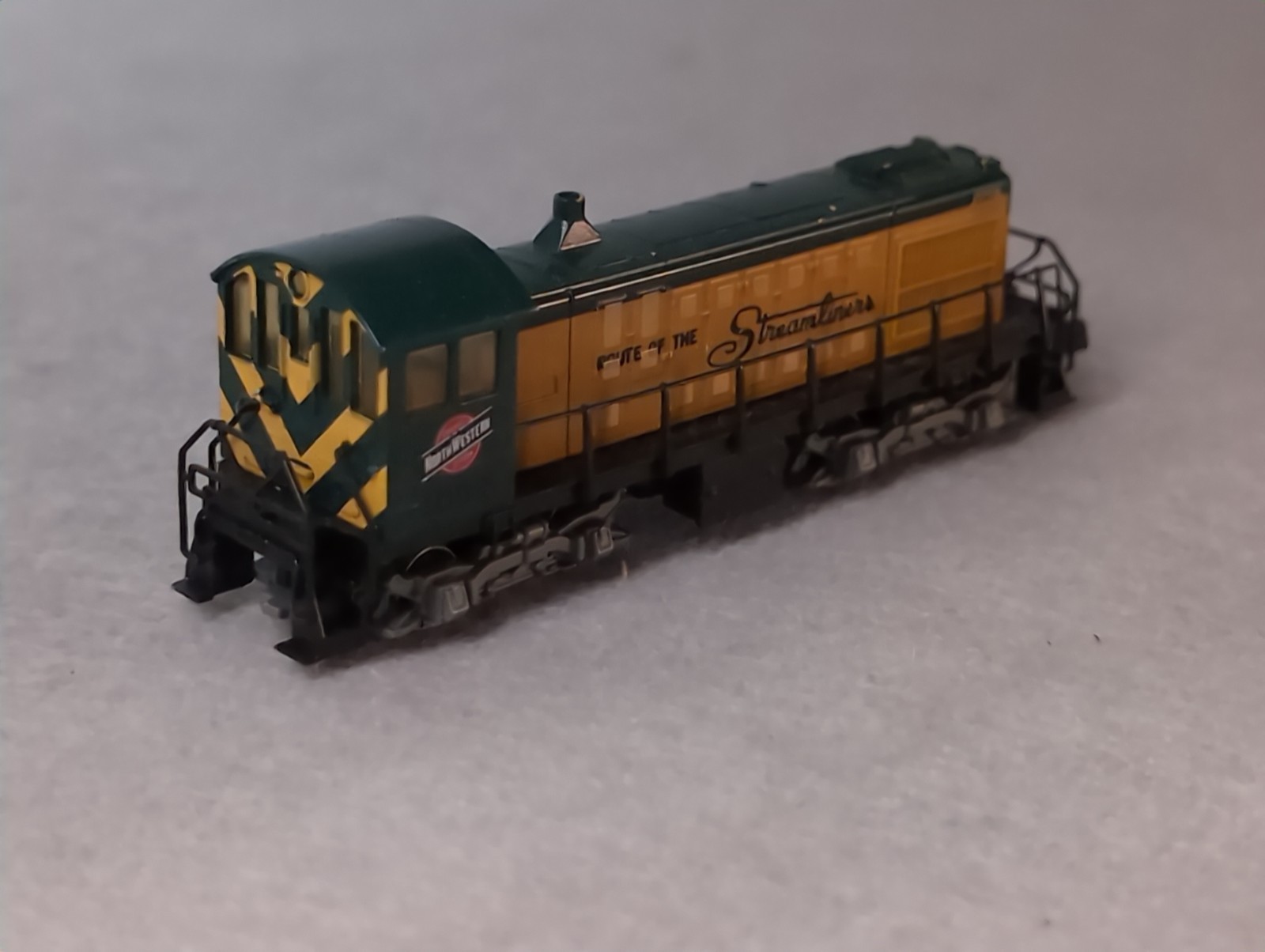Arnold N Scale Burlington Route “Route of the 400” Switcher #1002 West Germany