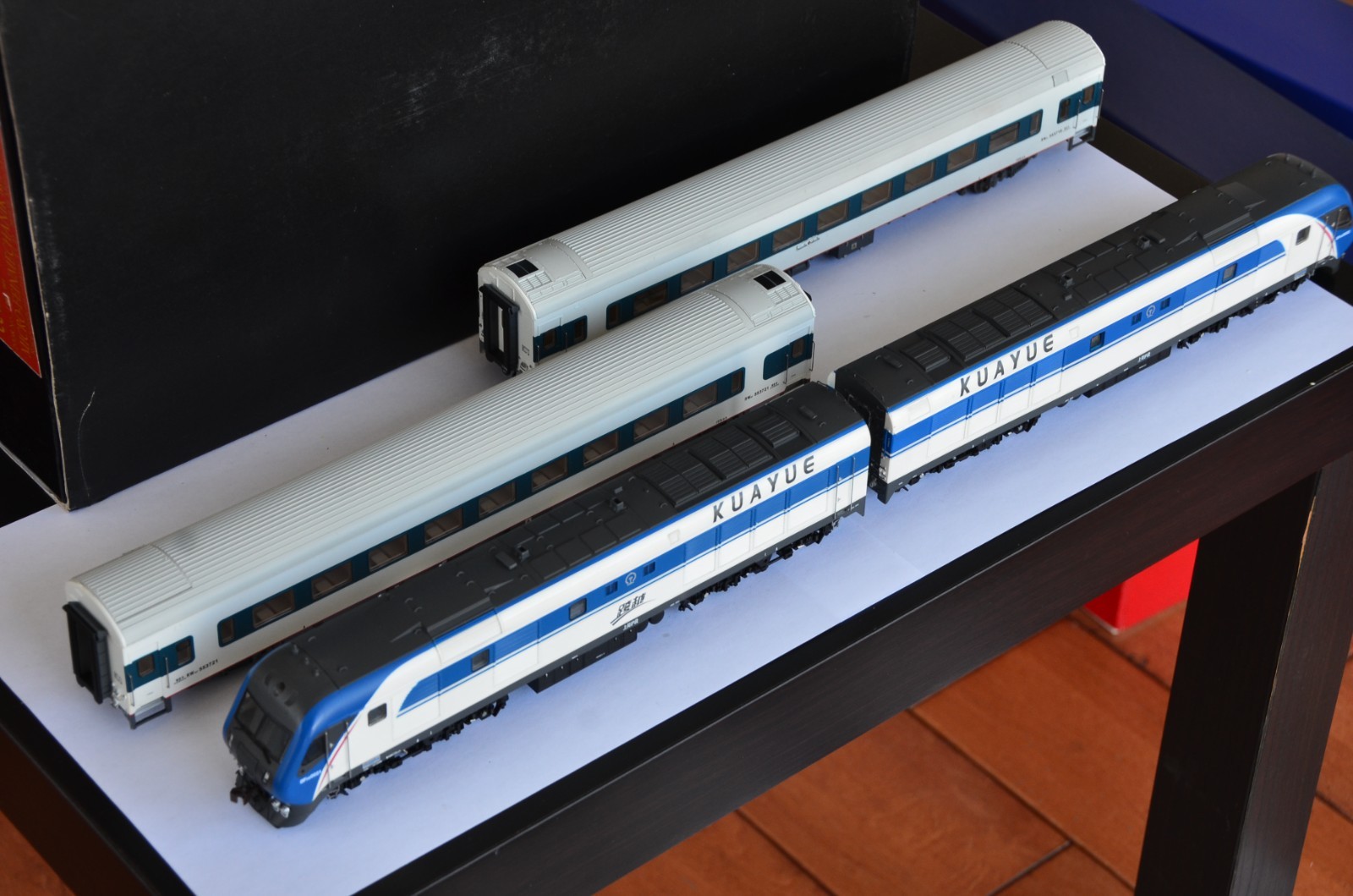 BACHMANN CHINA RAILWAY DF11G + BSP 25T Coach SET ULTRA RARE