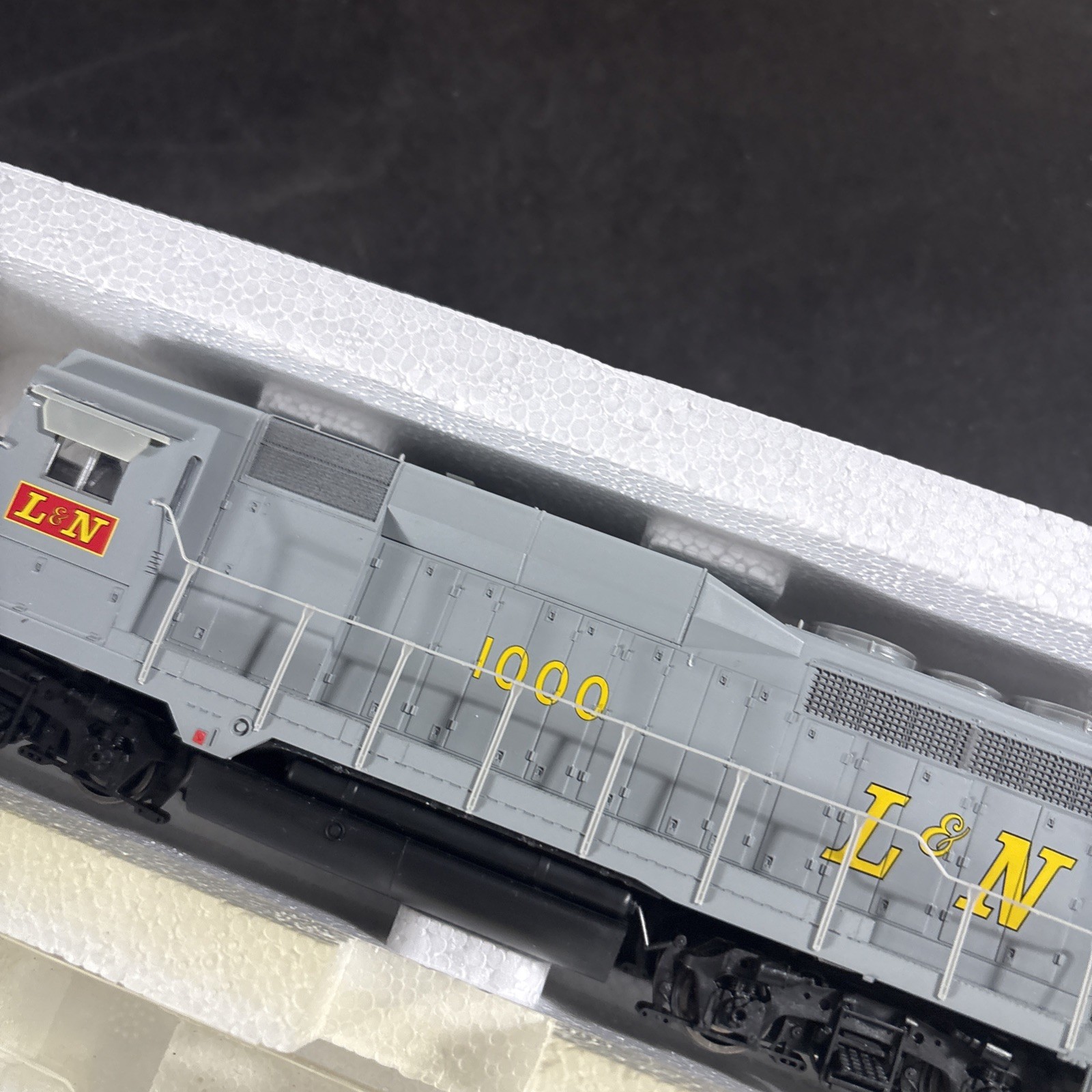 PROTO 2000 HO SCALE LOCOMOTIVE GP30 ASSEMBLED WORKING LN 21525 L&N 1000 DCC