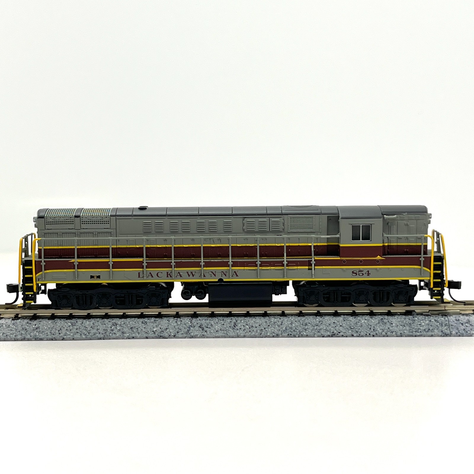 Atlas N Scale 49505 Lackawanna FM Train Master Diesel Locomotive 854 Std DC