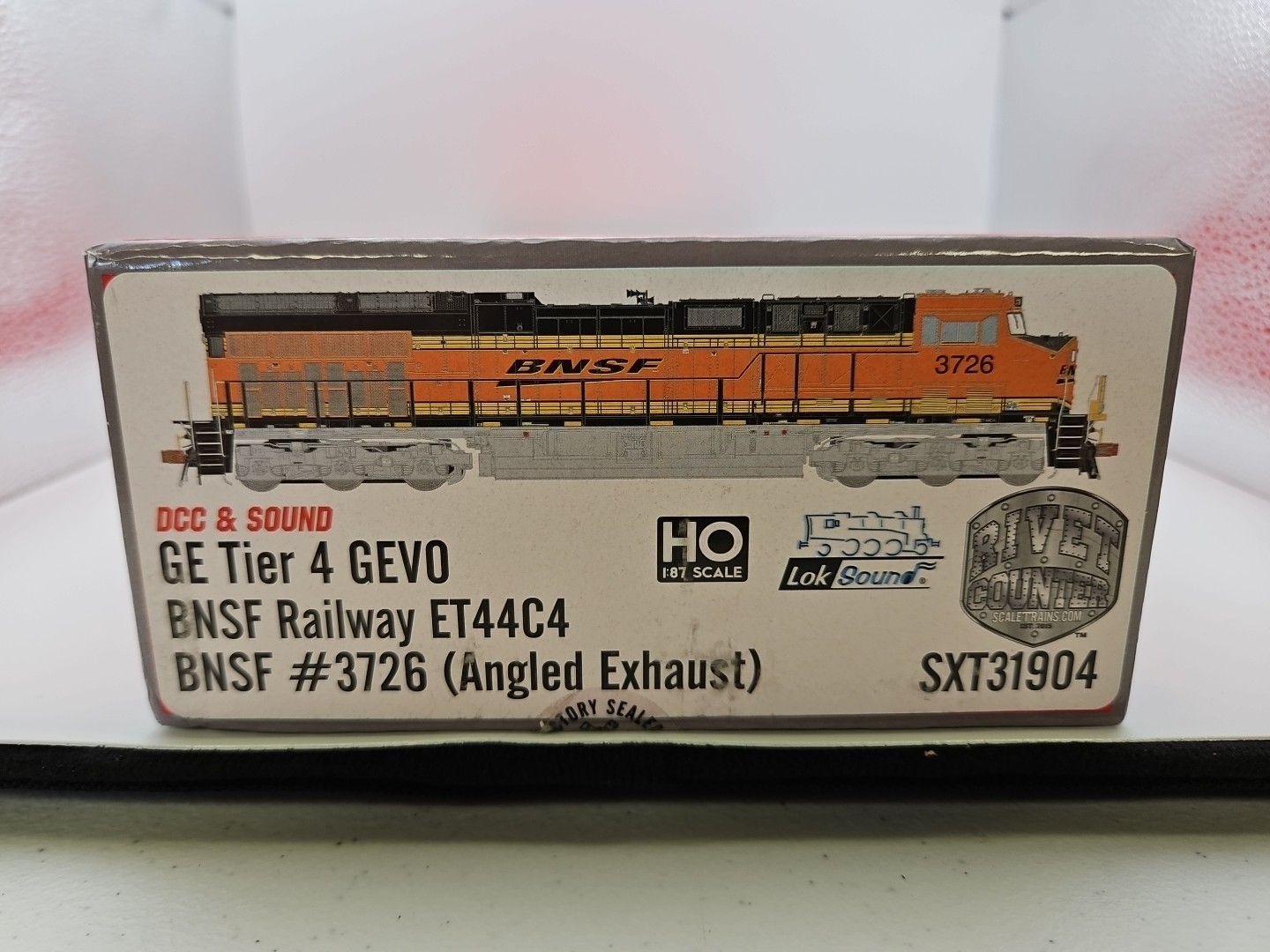 Scaletrains BNSF Railway ET44C4 #3726 W/ESU LokSound & DCC Custom Weathered