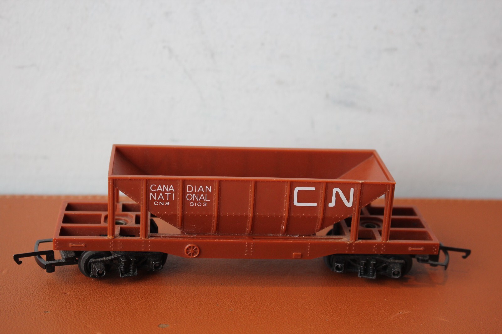 Tri-ang HO CN 4008 Diesel Locomotive w/Hopper Car, Caboose & Car Transporter