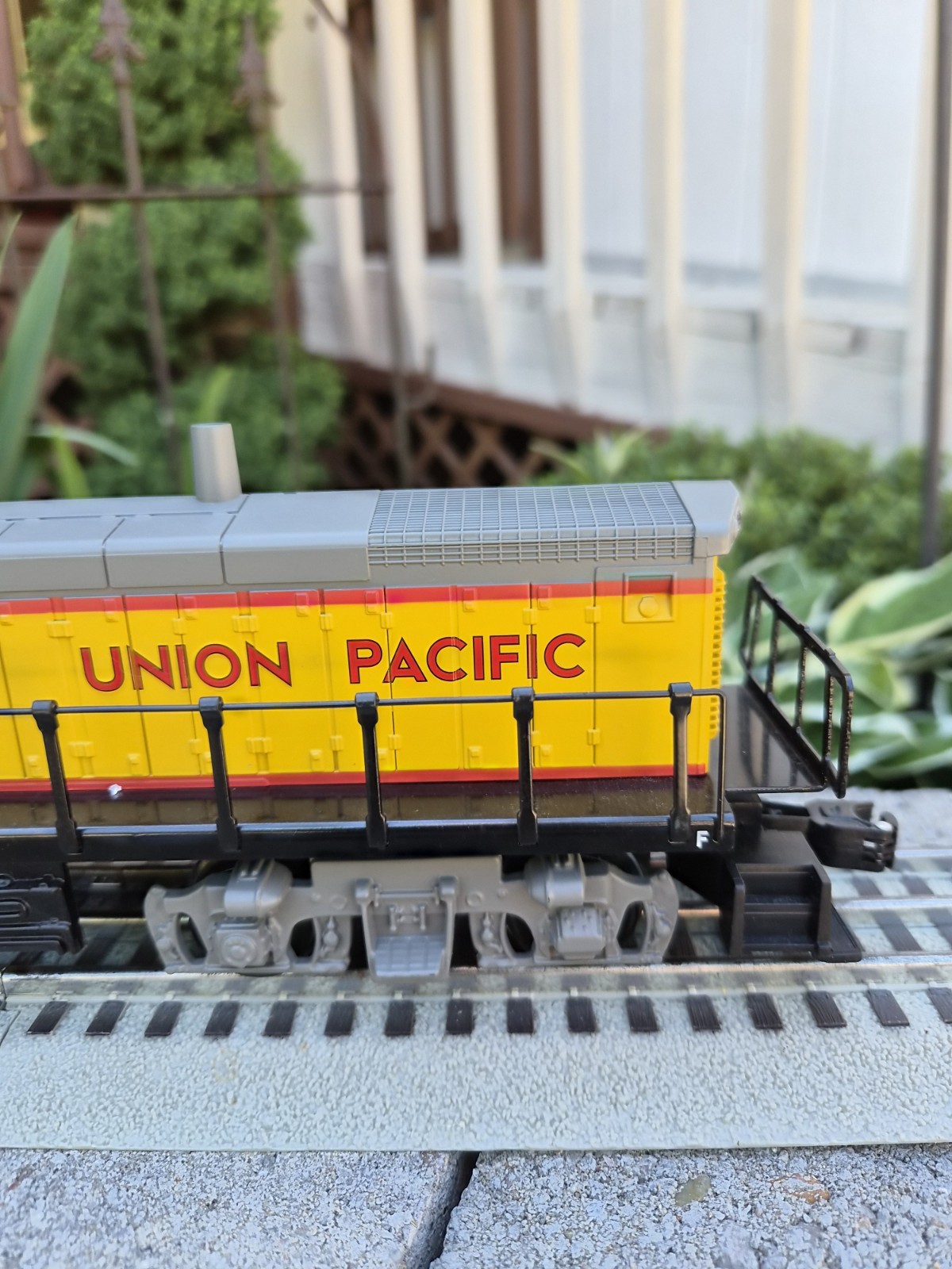 K-Line Electric Trains K2236 MP-15 O/027 Union Pacific SWITCHER LOCOMOTIVE RUNS!