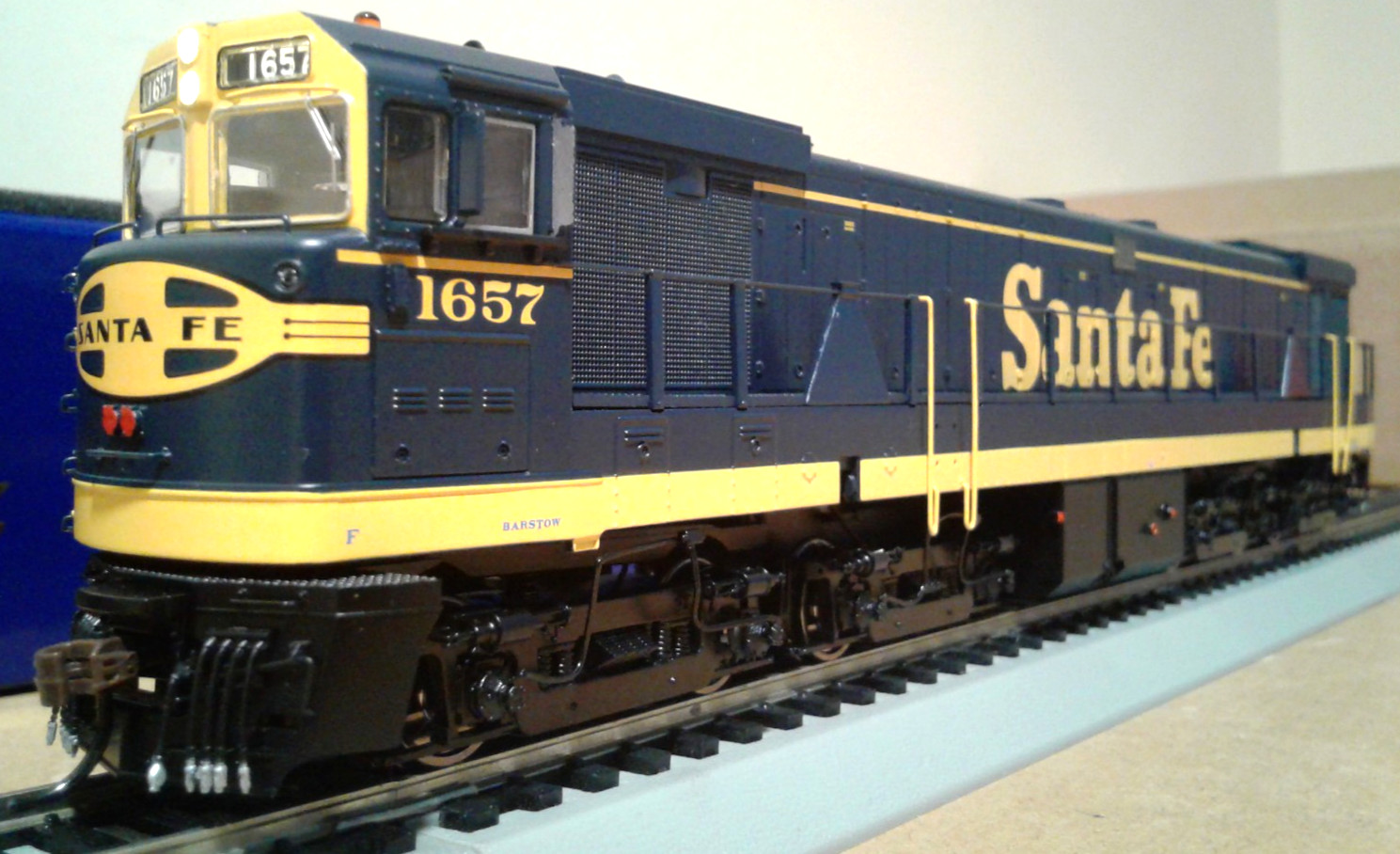 HO SCALE ATHEARN GENESIS GE U50 SANTA FE ATSF #1657 DCC & SOUND G41183