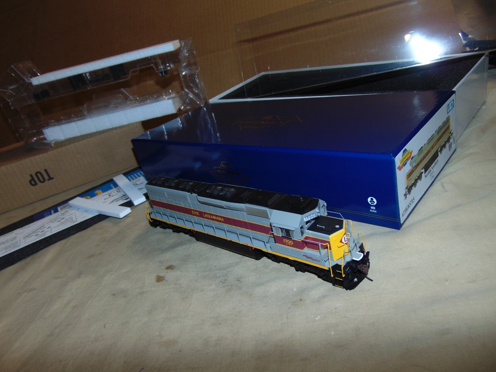ATHEARN GENESIS HO 65715 ERIE LACKAWANNA SD45-2 DIESEL -BRAND NEW