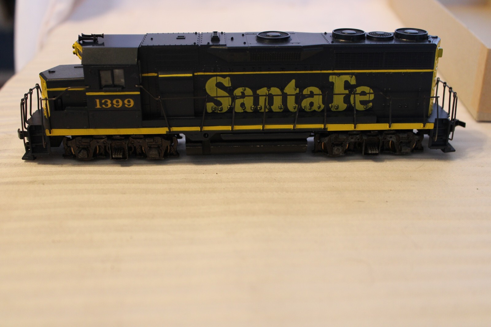 HO Scale Athearn, GP35 Diesel Locomotive, Santa Fe, Blue #1399 – 4205 Built