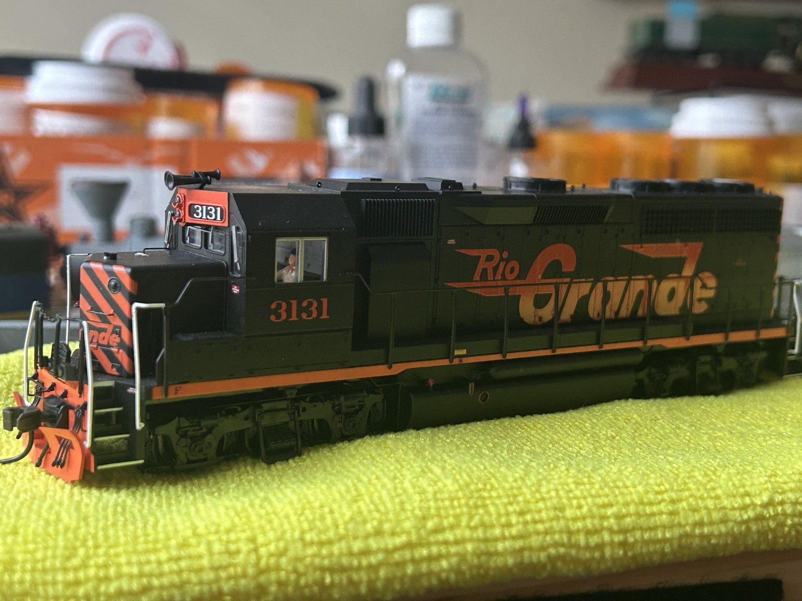 Atlas HO GP-40 locomotive, Rio Grande 3131, Low Nose, DCC Equipped, like NIB