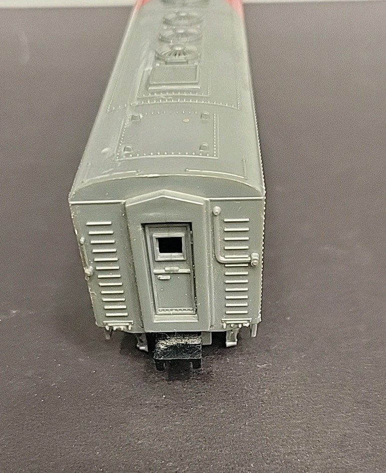 Bachmann HO Scale SANTA FE Diesel Locomotive 307 Read Description!