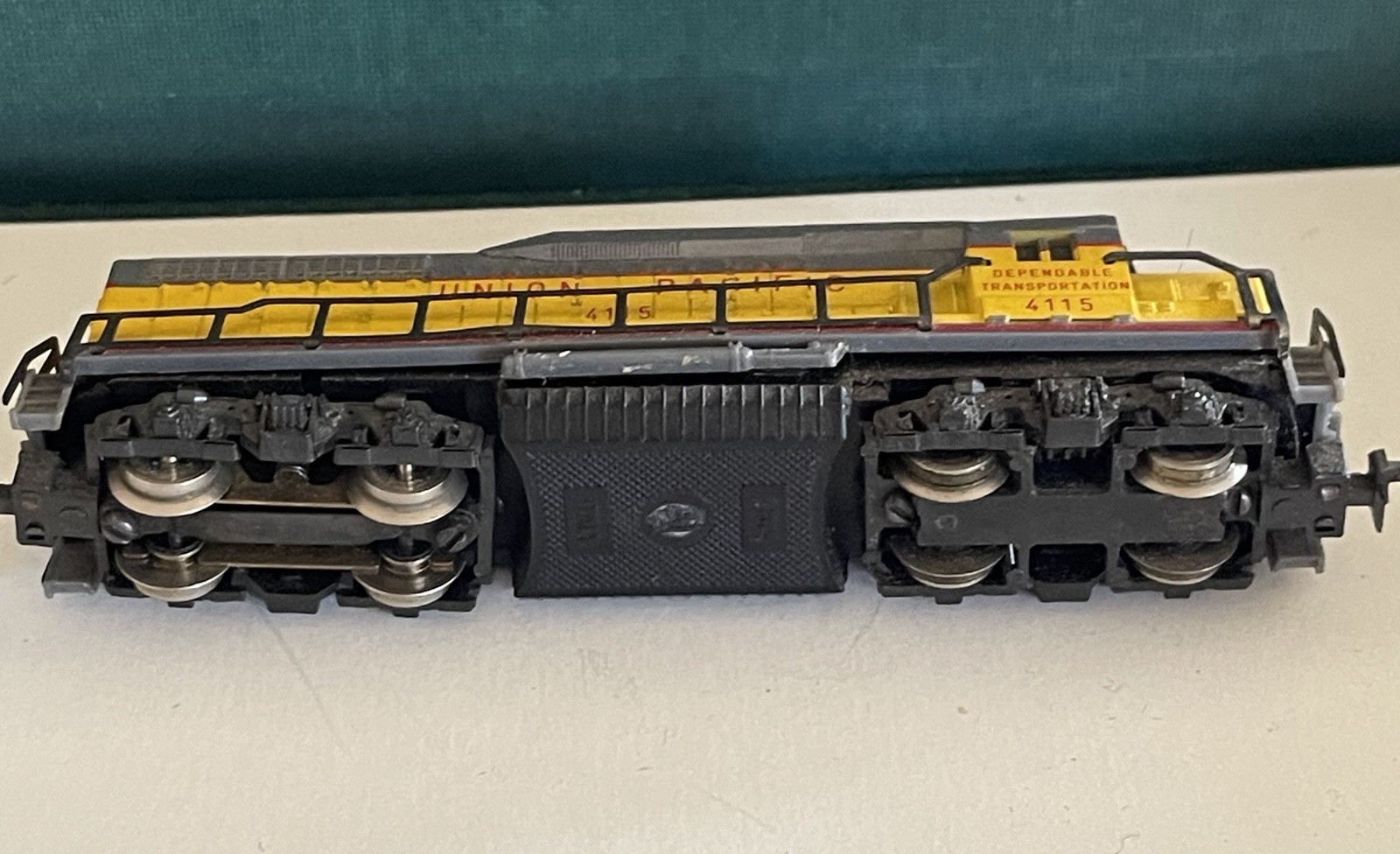 Vintage Lima Italy N Scale UNION PACIFIC YELLOW #4115 LOCOMOTIVE