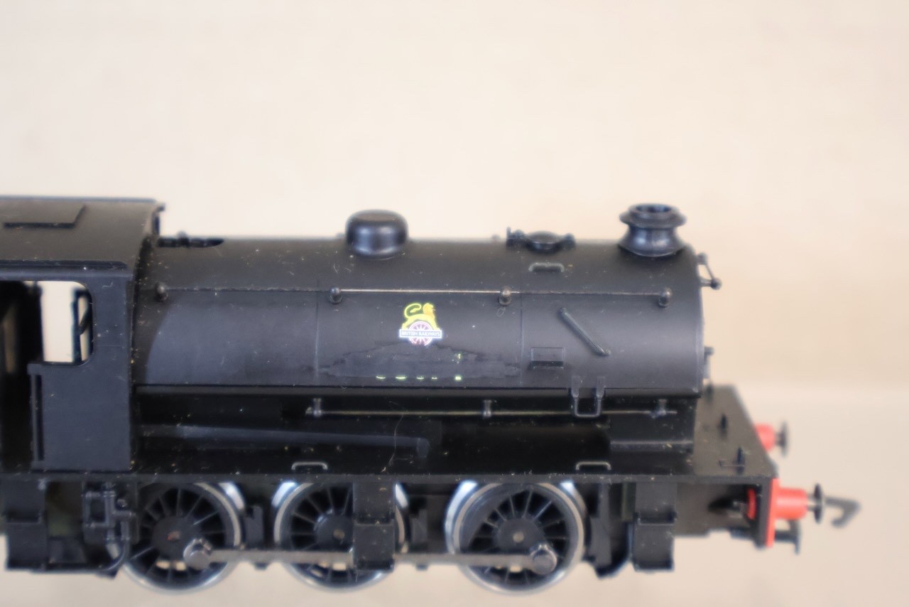 HORNBY BR BLACK 0-6-0 CLASS J94 SADDLE TANK LOCOMOTIVE op