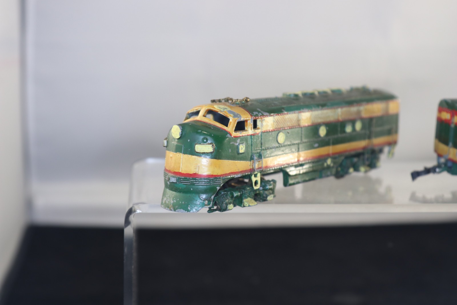 1947 Varney HO Scale F3A F3B Diesel Locomotive Set Vintage Metal Body 1655