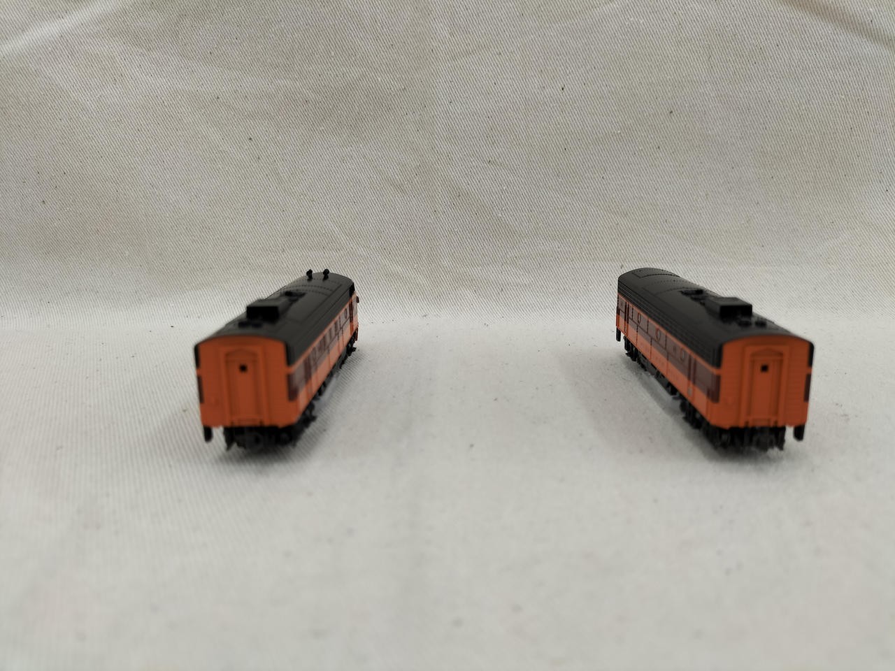 KATO 10755-2 EMD FP7A+F7B Milwaukee Road 2-Car Set