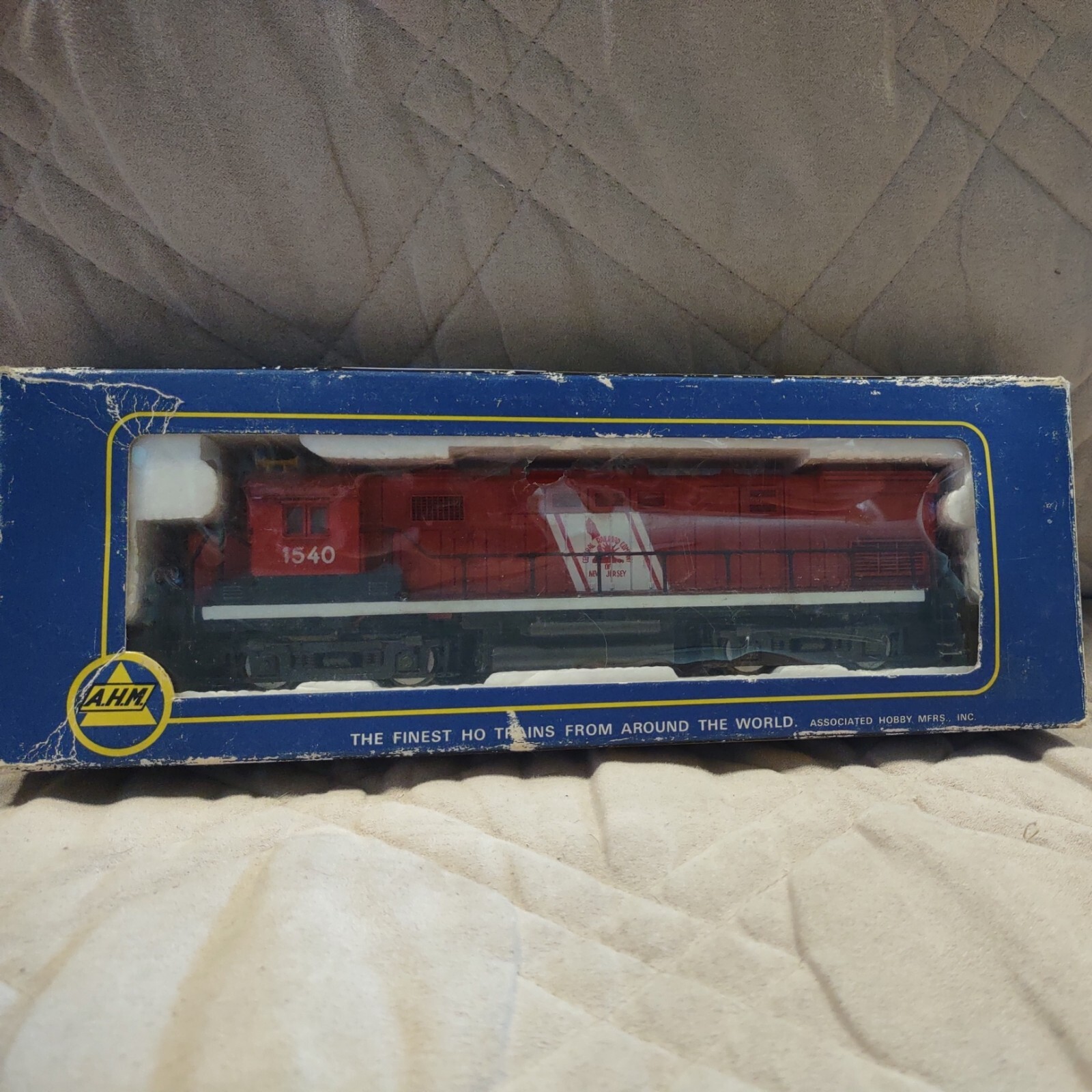 AHM HO #5015F ALCO CENTURY 424 CENTRAL OF NEW JERSEY ,#1540 Kay-be Toys + 2 Gift