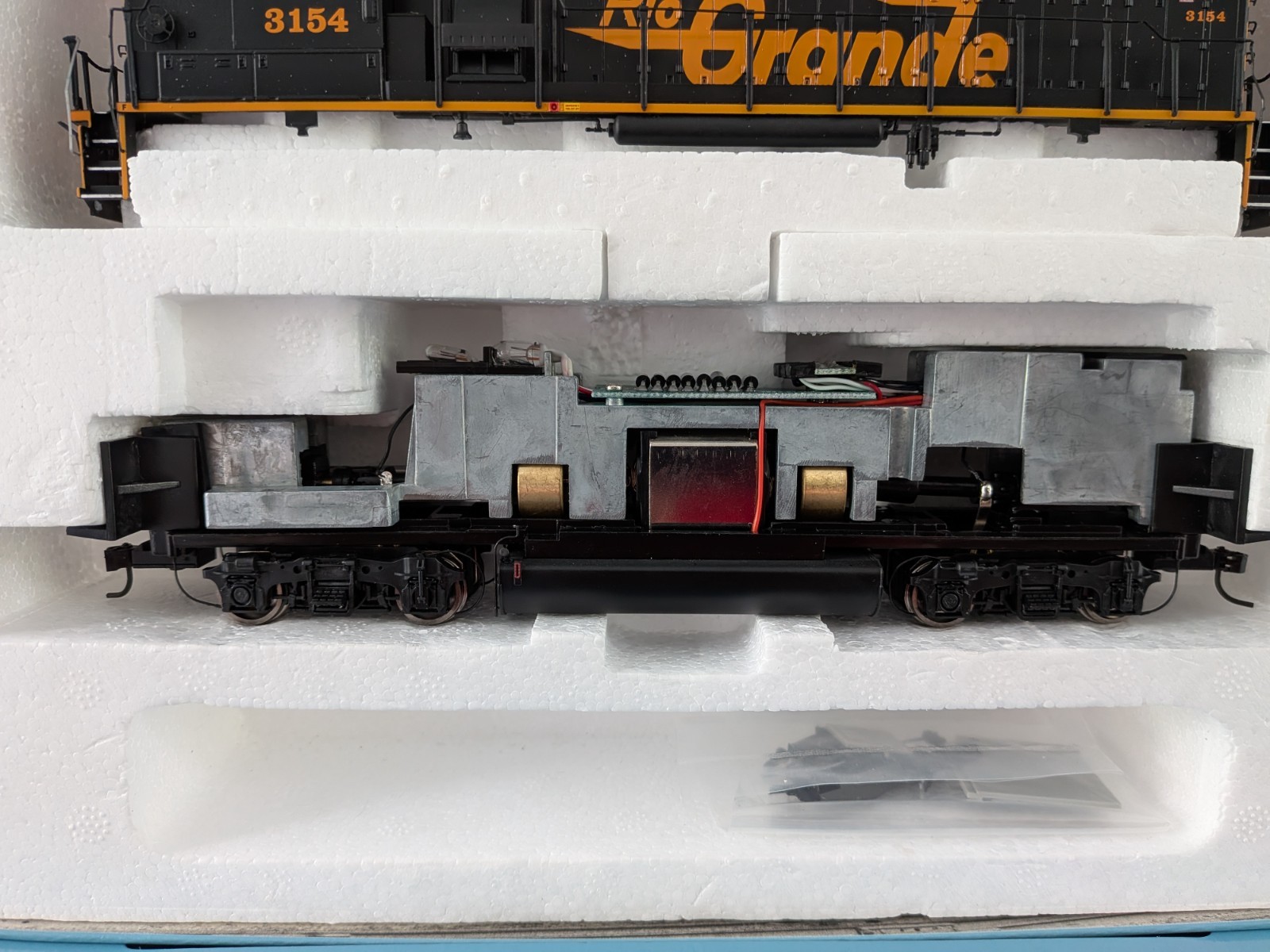 Proto 2000 HO GP60, D&RGW #3154, Proto #30542, DC Analog.