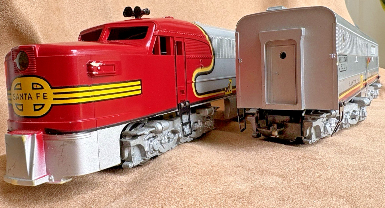 American Flyer Santa Fe PA-1AB LOCOMOTIVE SET Red and Silver