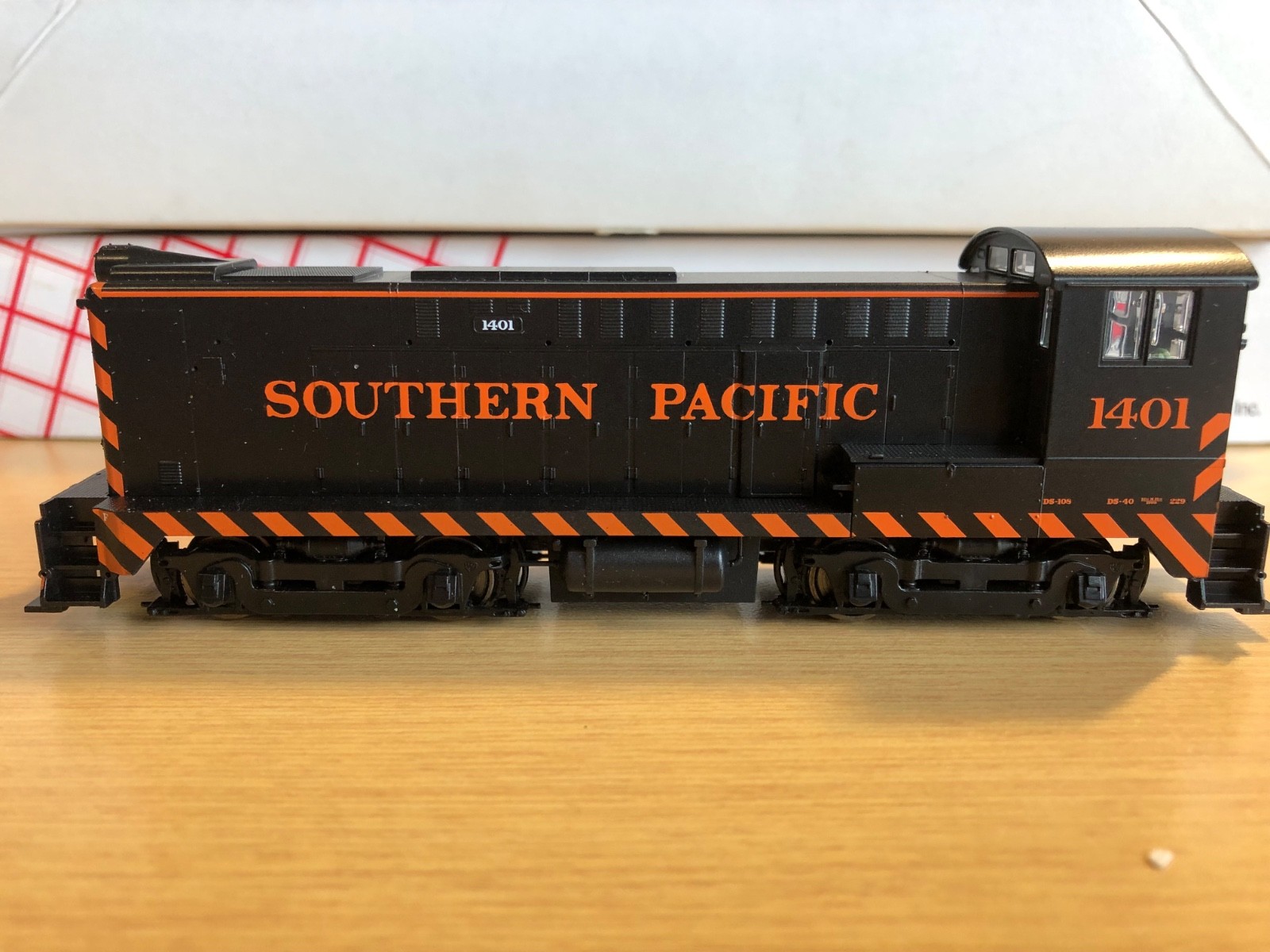 Stewart, Bowser, Baldwin DS-4-4-1000, Southern Pacific, Loksound 5/DCC/Sound
